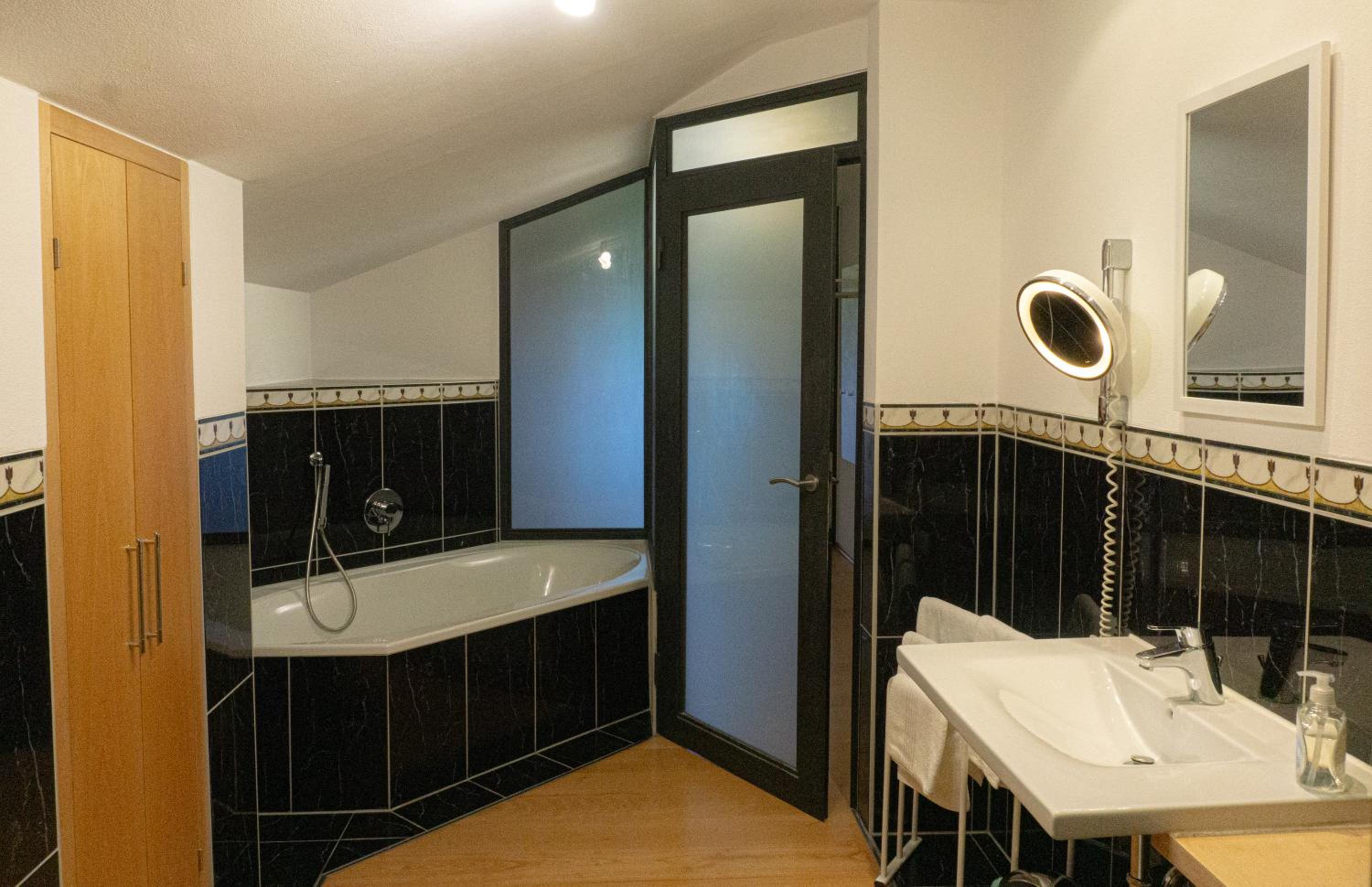 Two-Bedroom Apartment - Photo 11