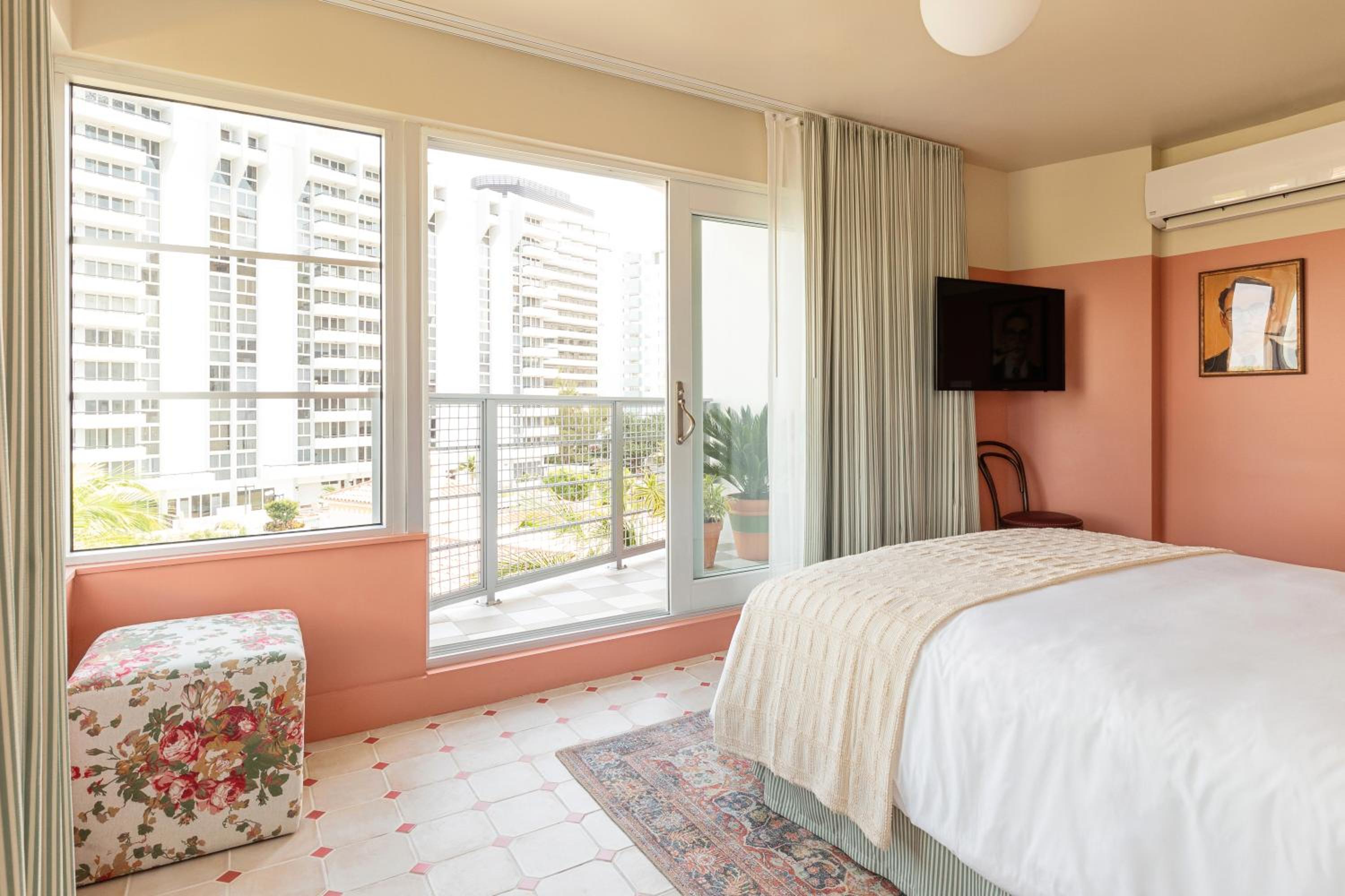 Queen Room With Balcony