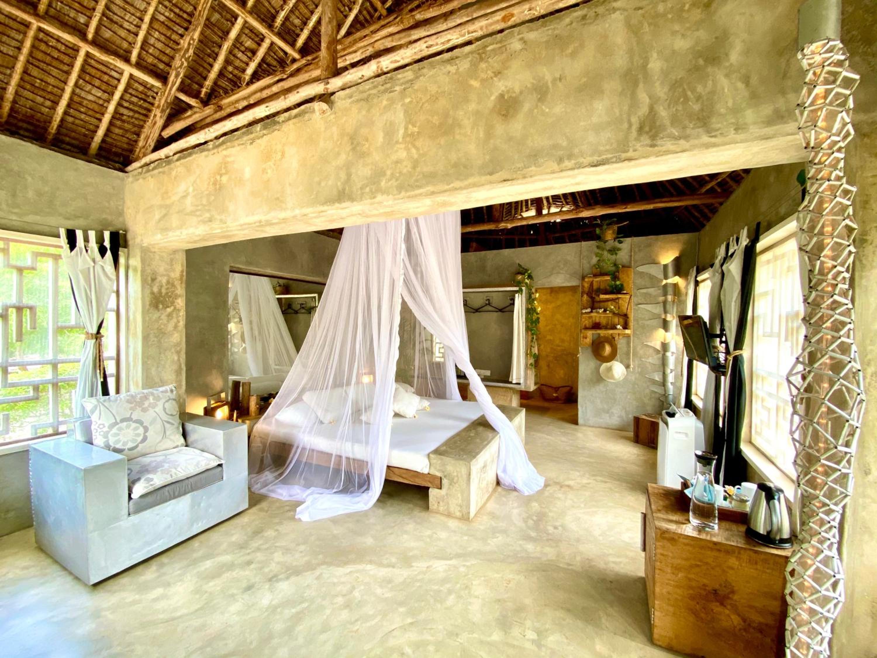 Deluxe King Suite photo 2