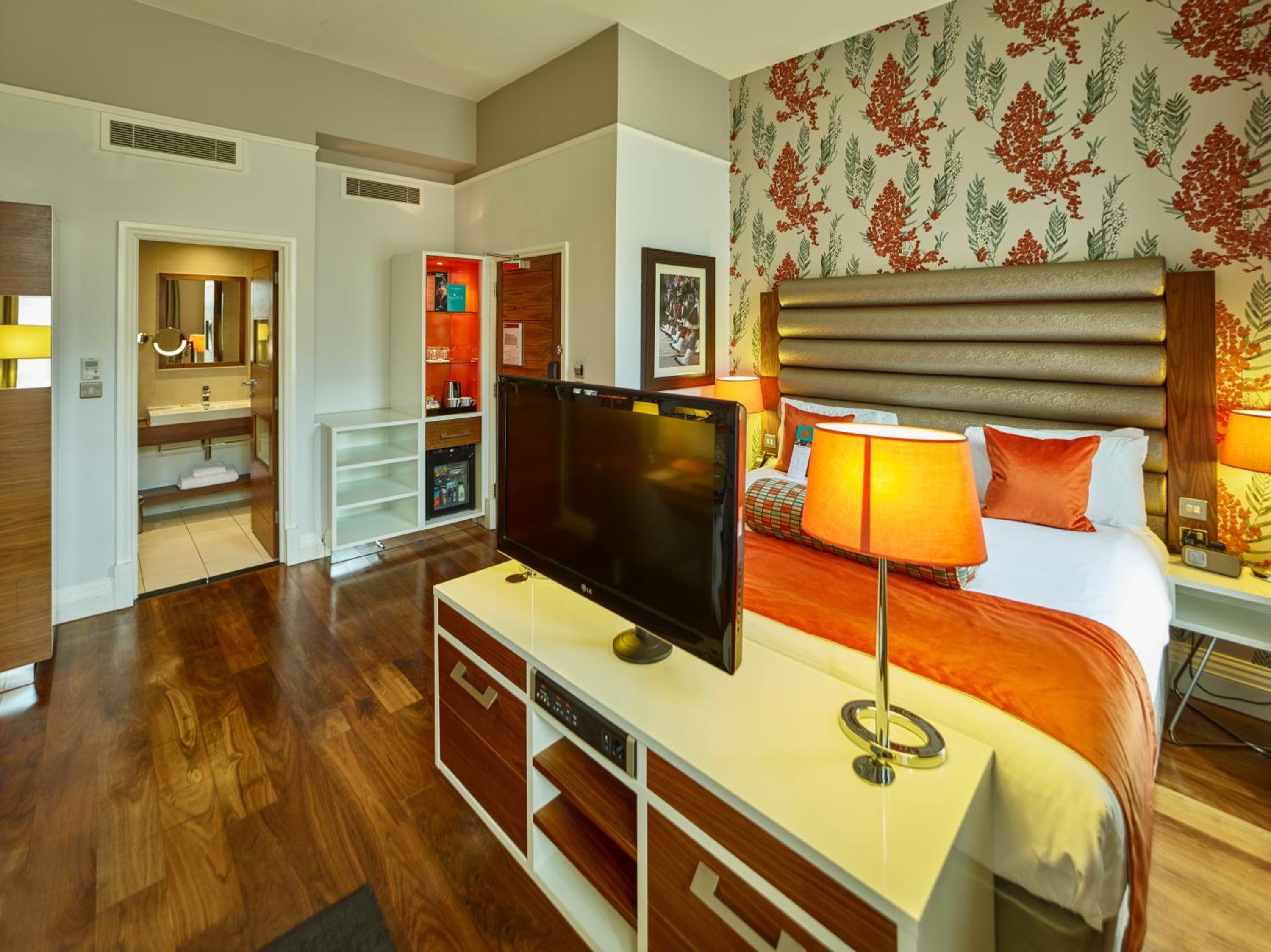 Premium King Room - Photo 1