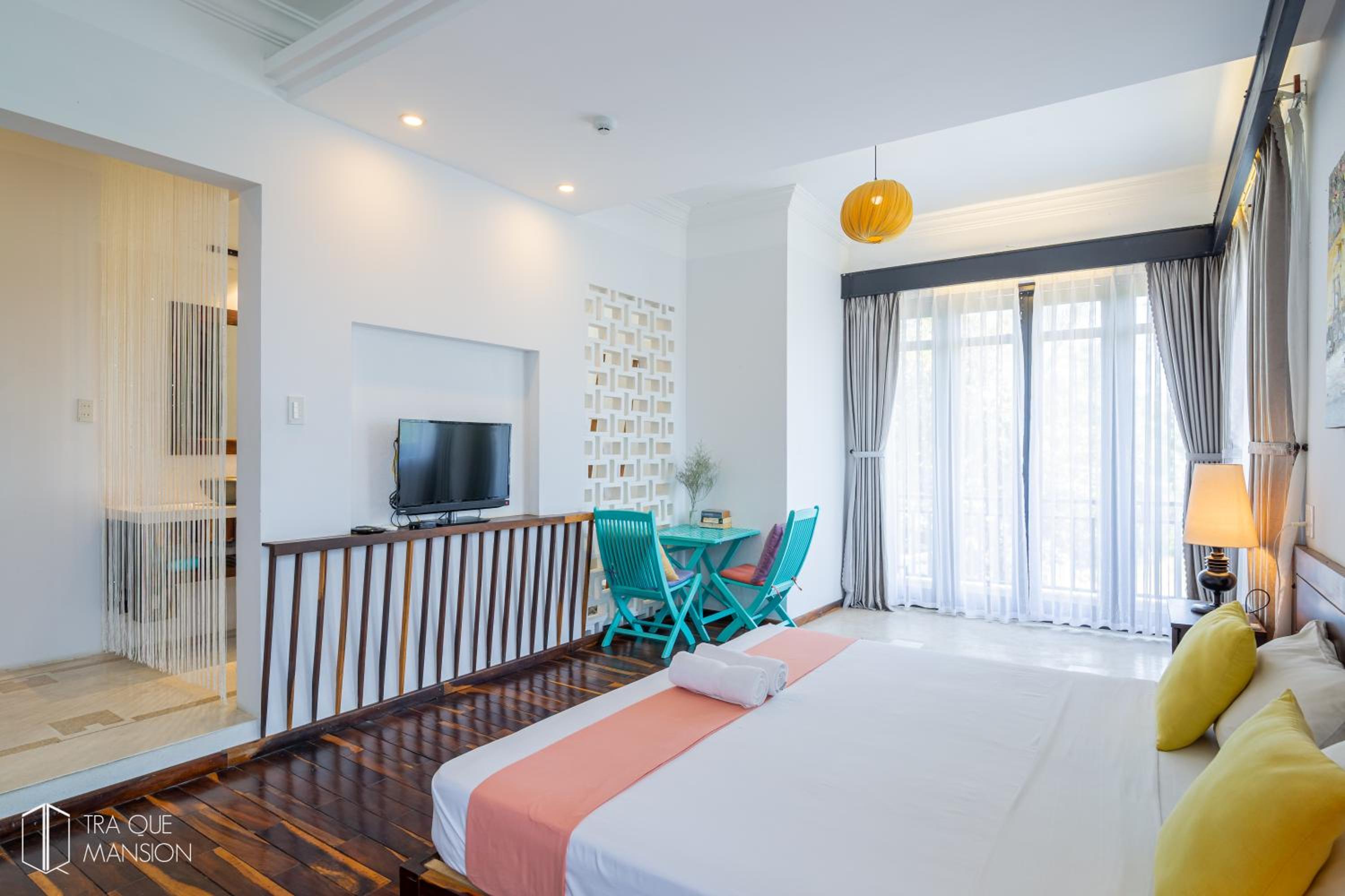Deluxe King Room photo 1