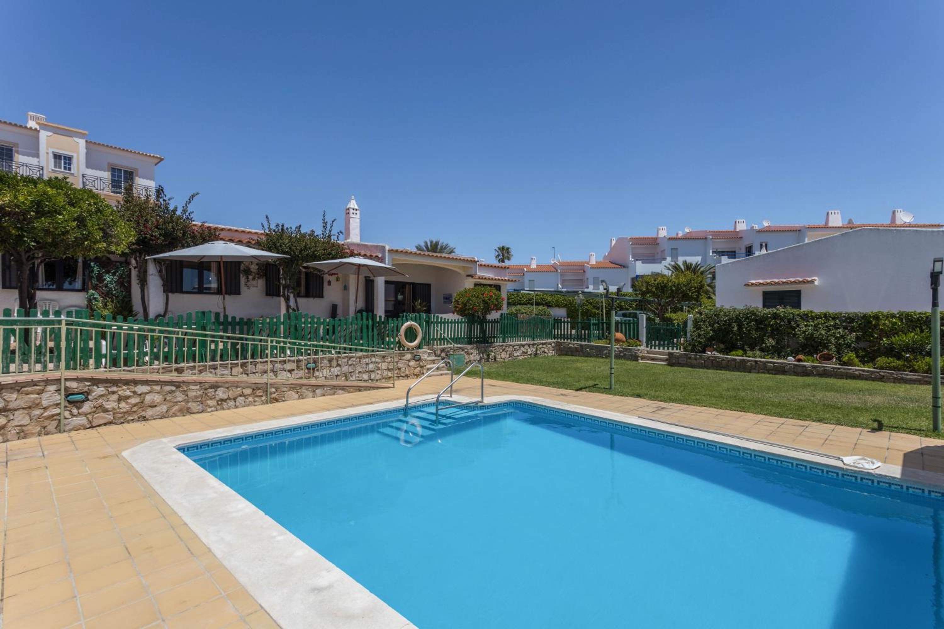 Villa with Garden View - Photo 29
