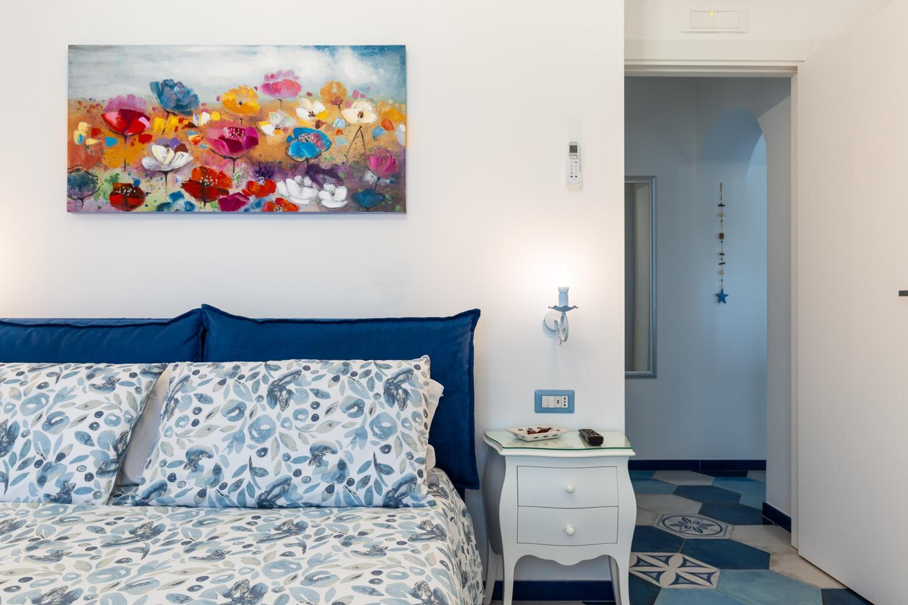One-Bedroom House photo 1