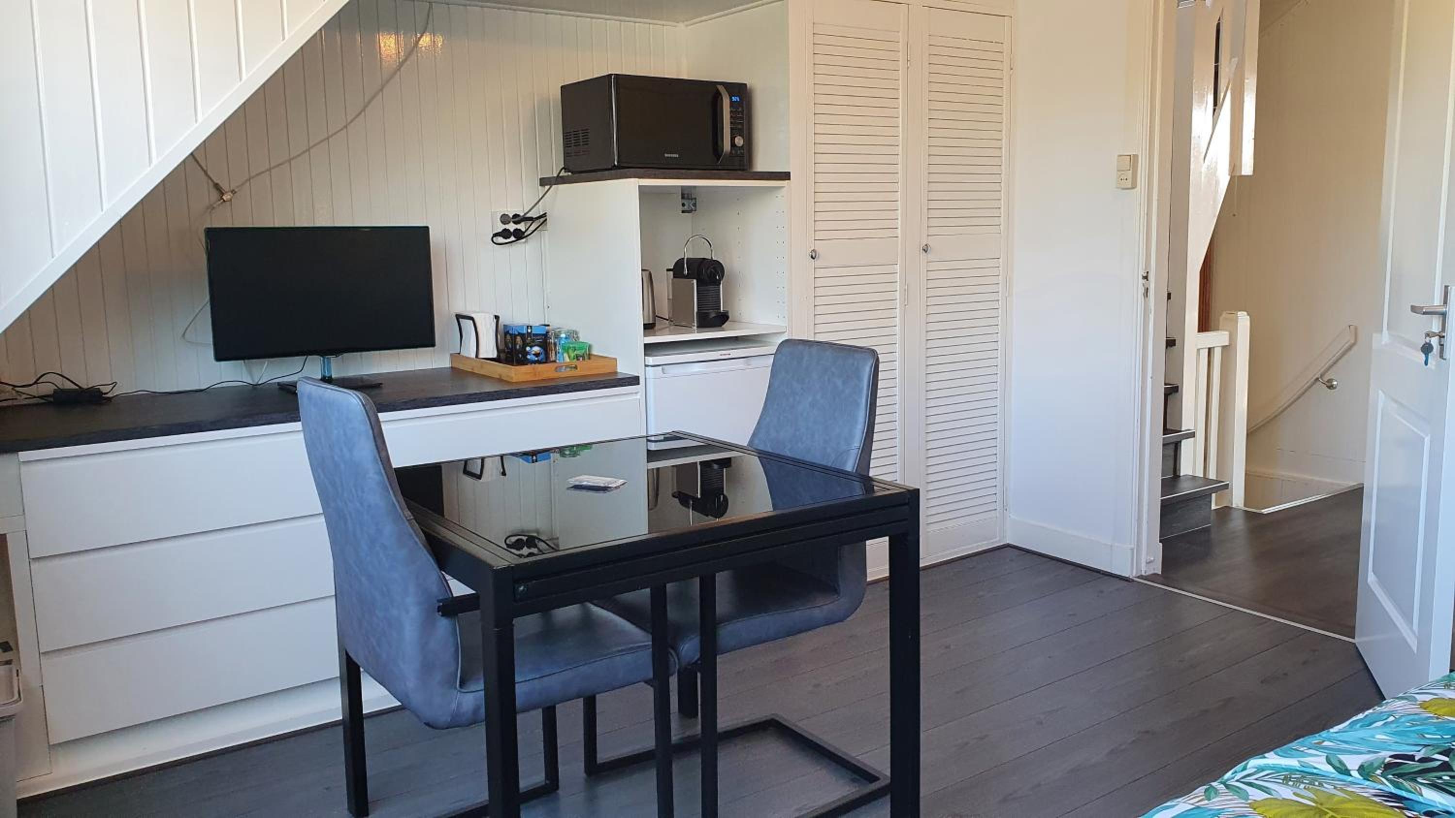 Large Double Room - Photo 7