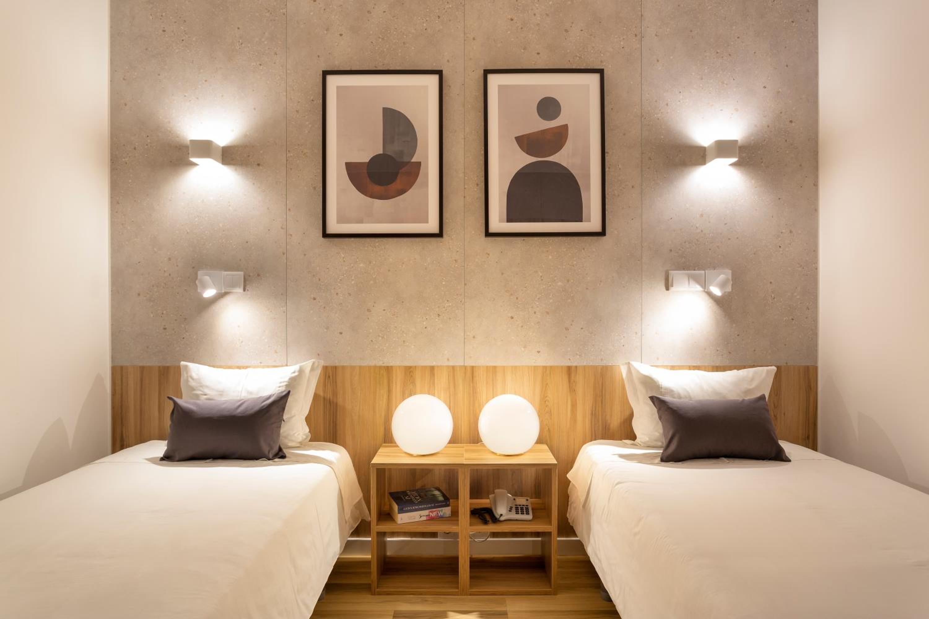 Standard Twin Room - Photo 7