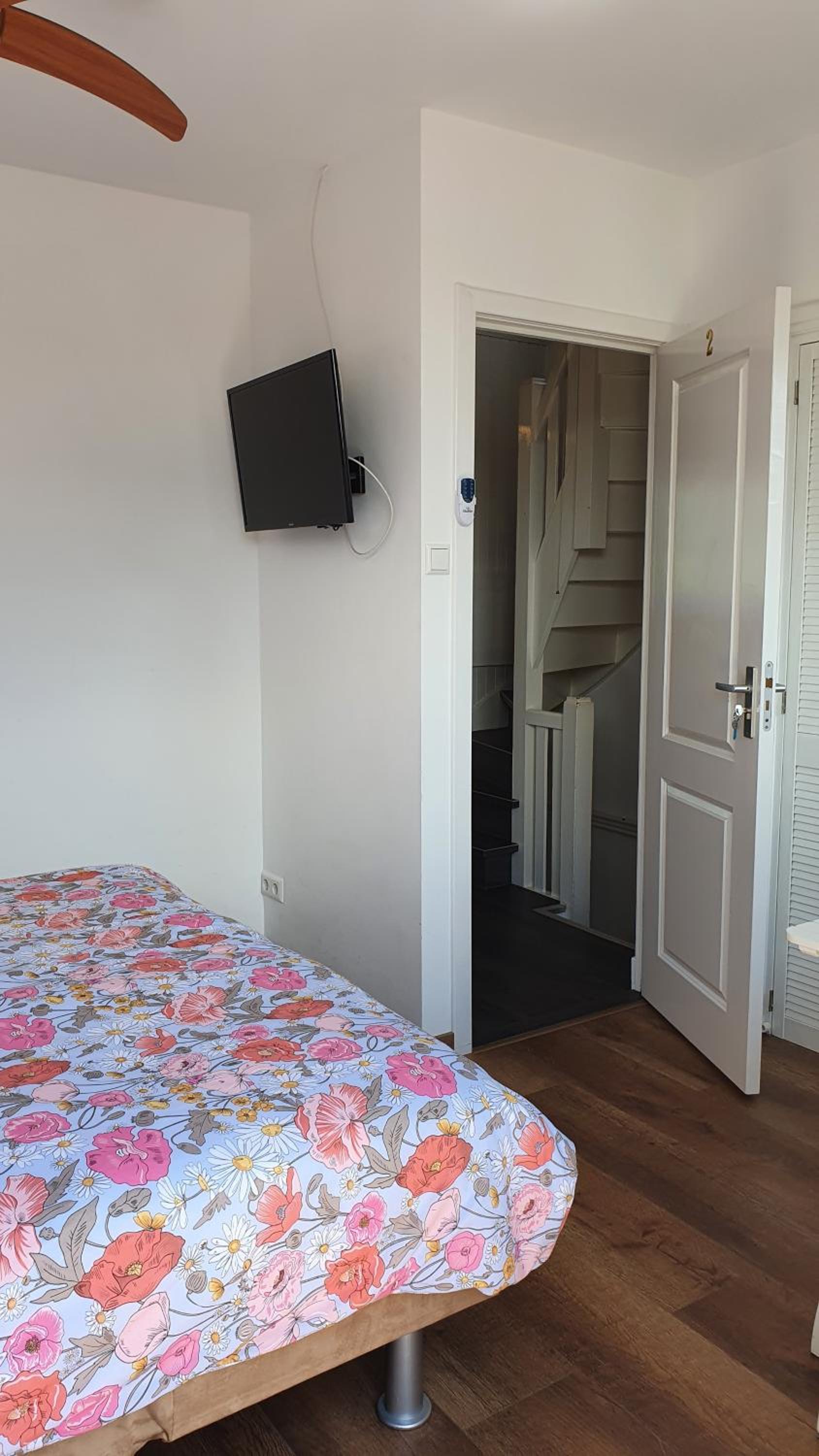 Double Room with Balcony - Photo 4