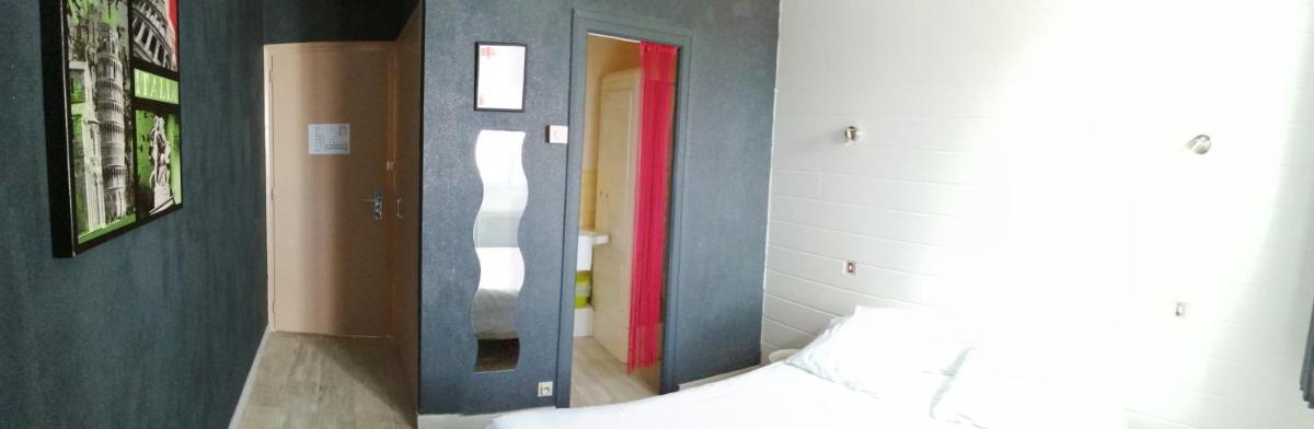 Double Room - Photo 5