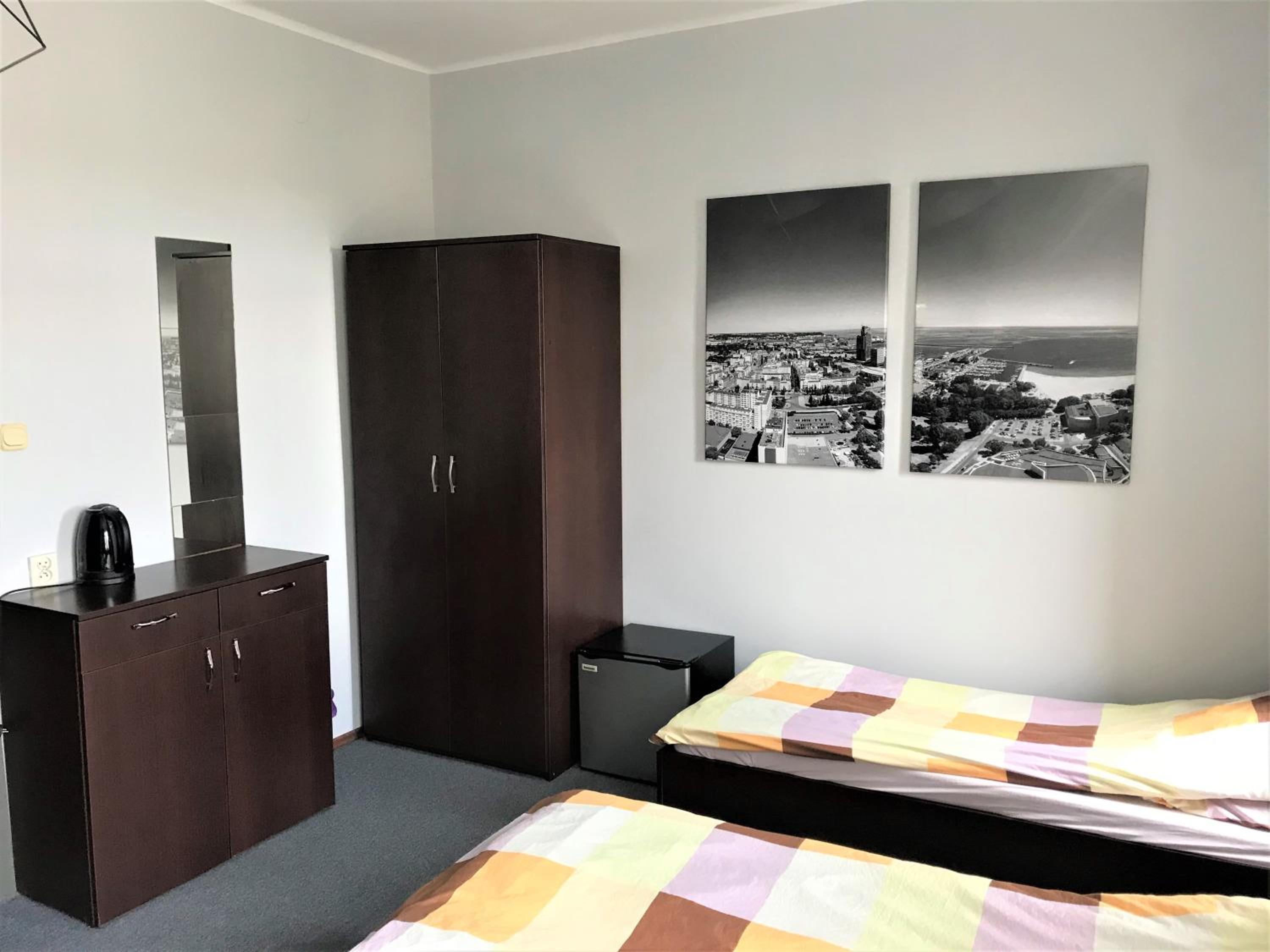Quadruple Room with Shared Bathroom photo 2
