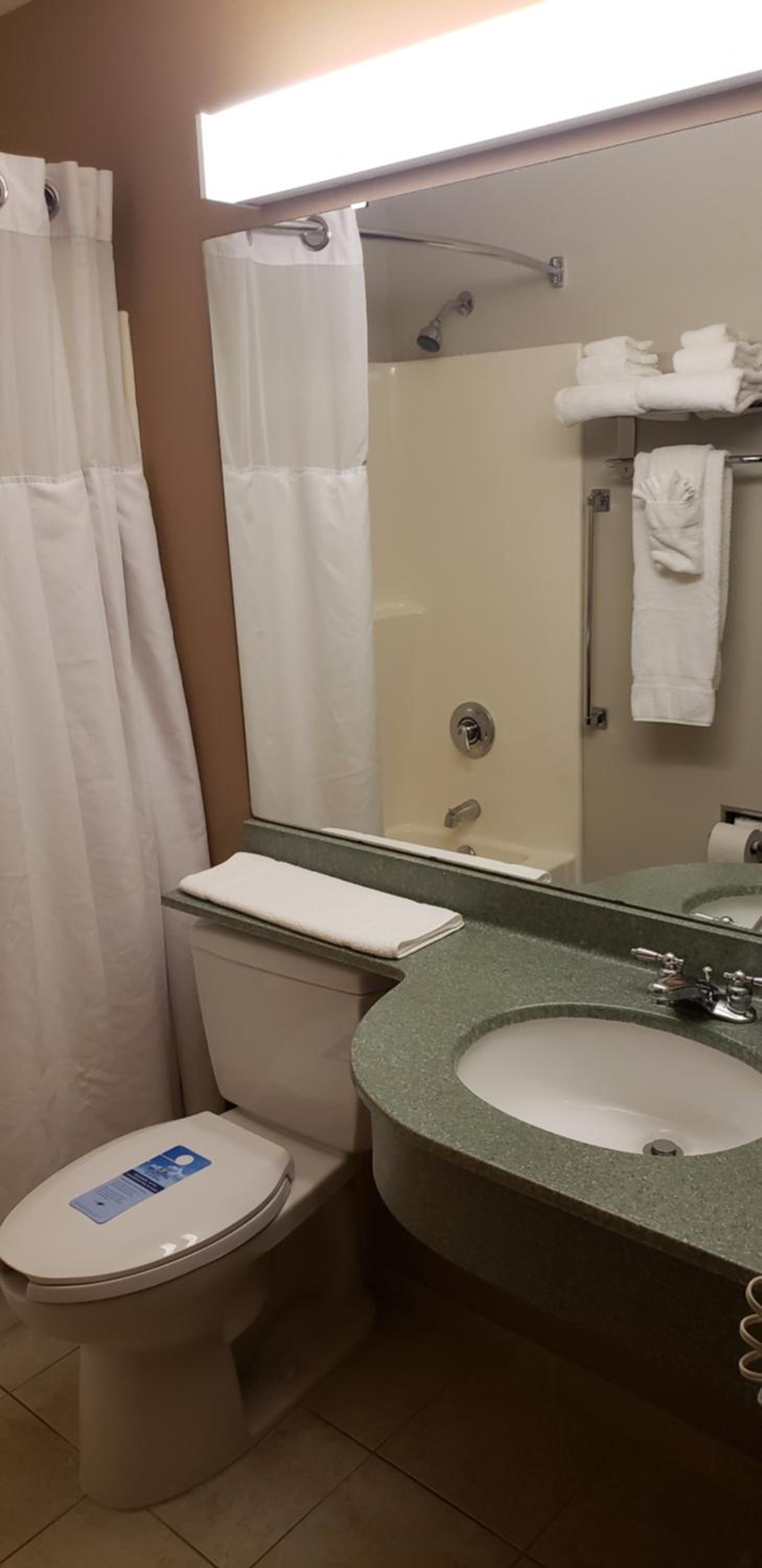 Studio Suite with a Queen Bed, Non-Smoking - Photo 2