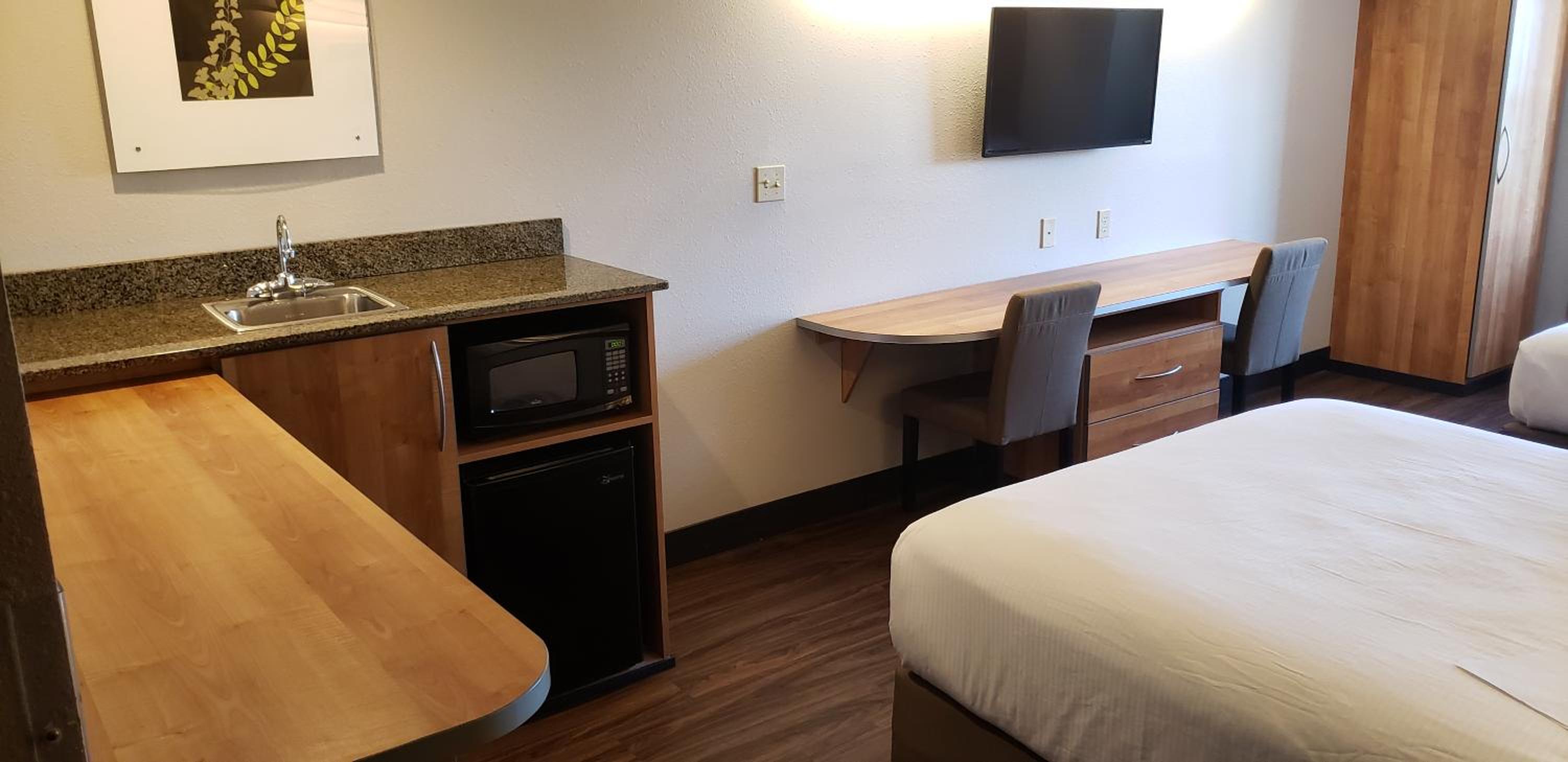 Studio Suite with Two Queen Beds, Non-Smoking - Photo 2