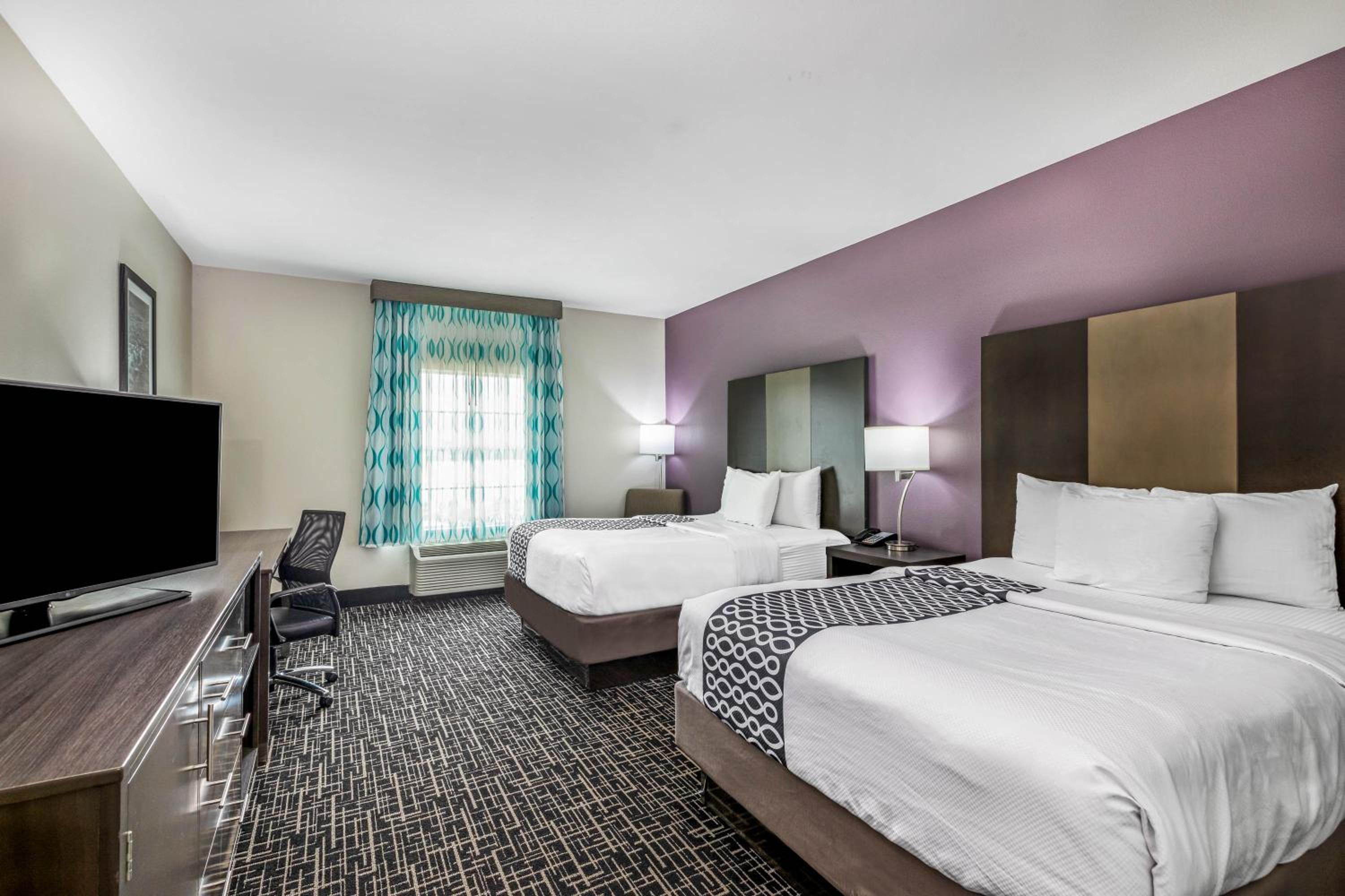 Quadruple Room with Two Queen Beds - Non Smoking photo 1