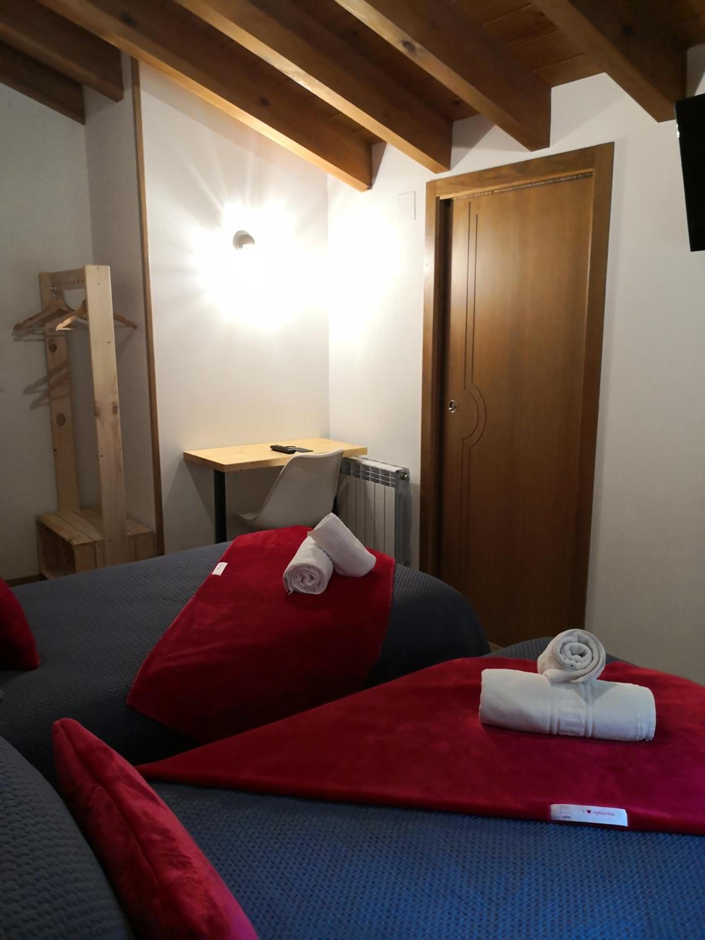 Double Room - Photo 6