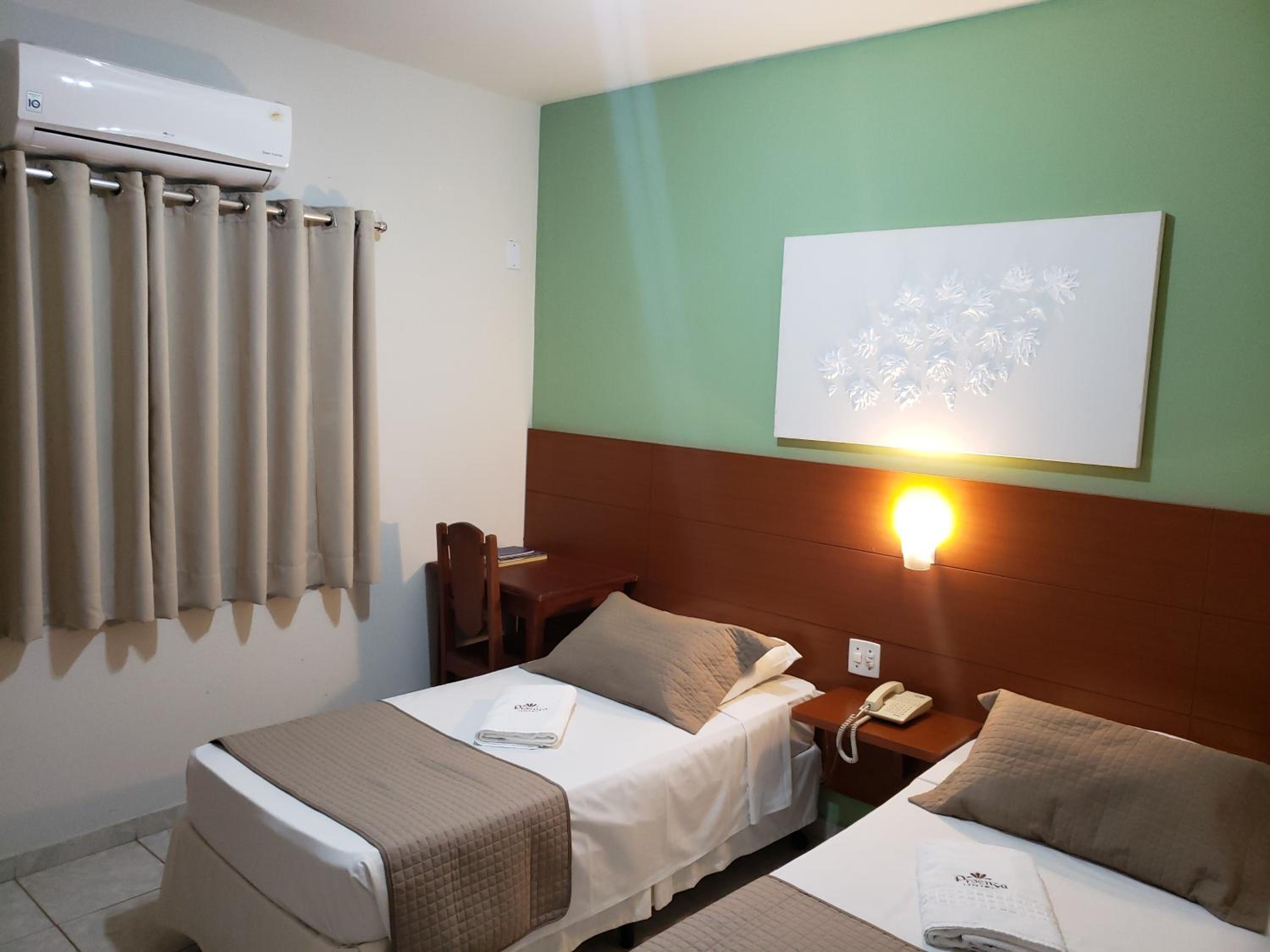 Deluxe Twin Room photo 1