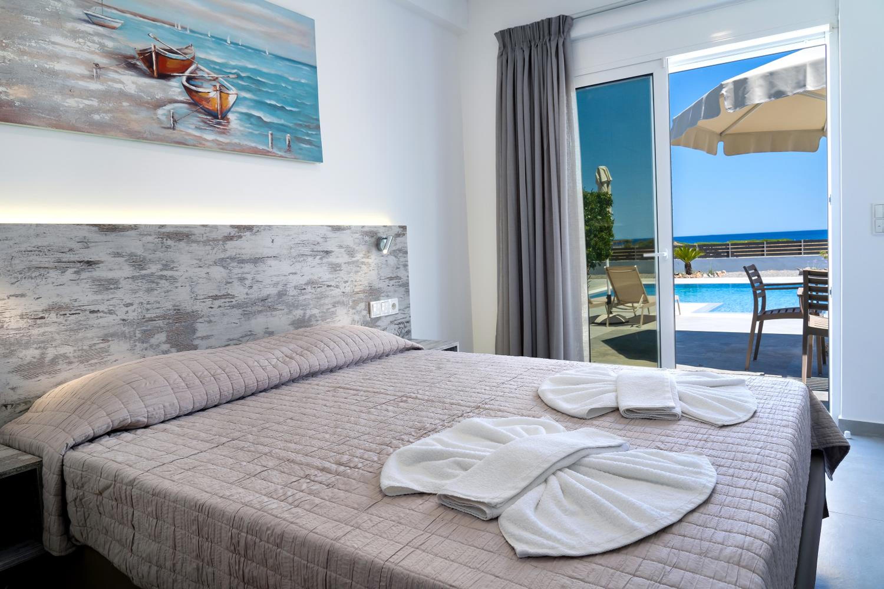 Suite with Private Pool - Photo 5