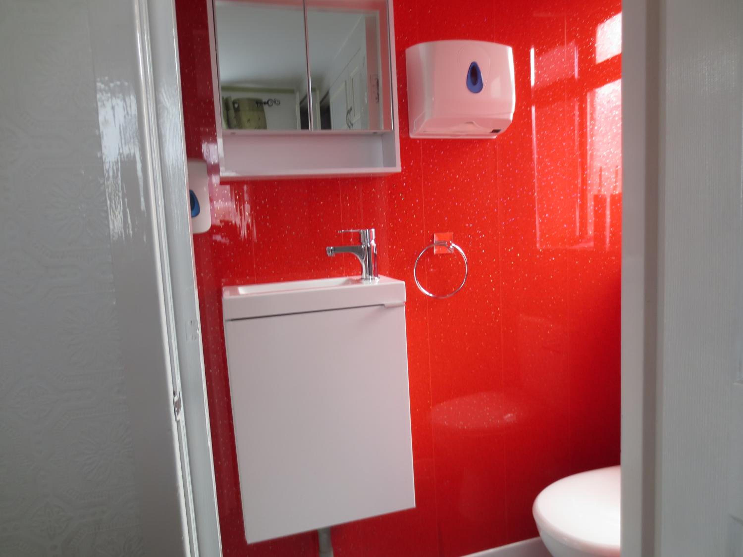 Triple Room with Private Bathroom - Photo 7