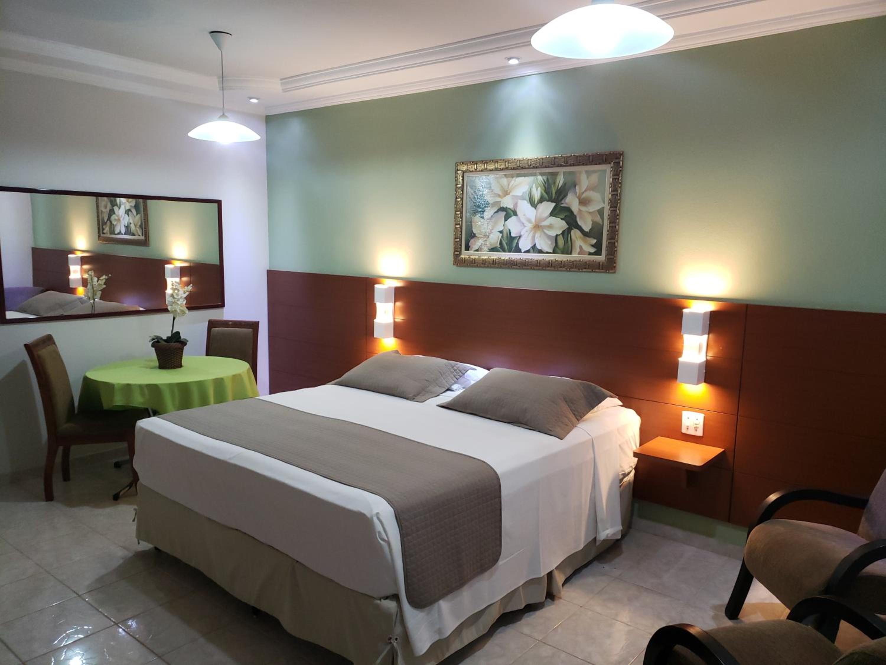 Deluxe King Suite with Spa Bath photo 1
