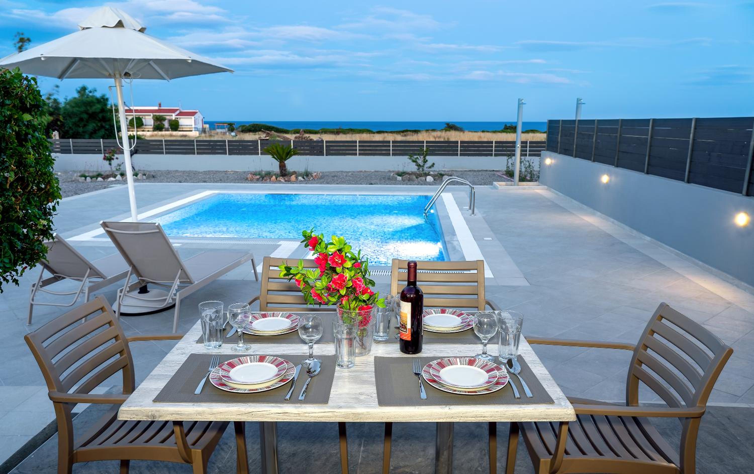 Suite with Private Pool - Photo 9