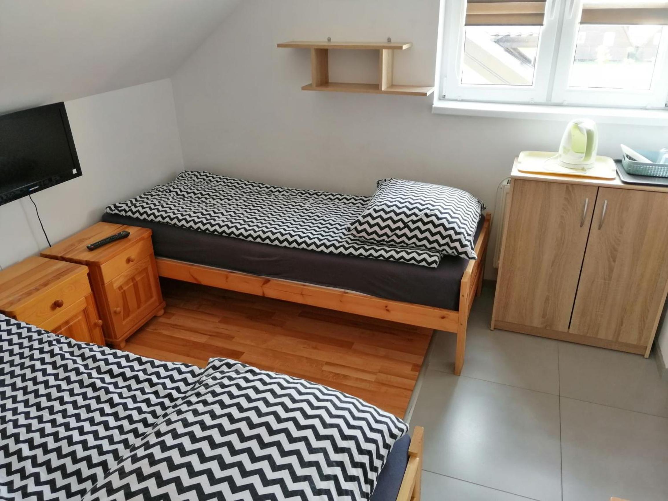 Standard Twin Room - Photo 1