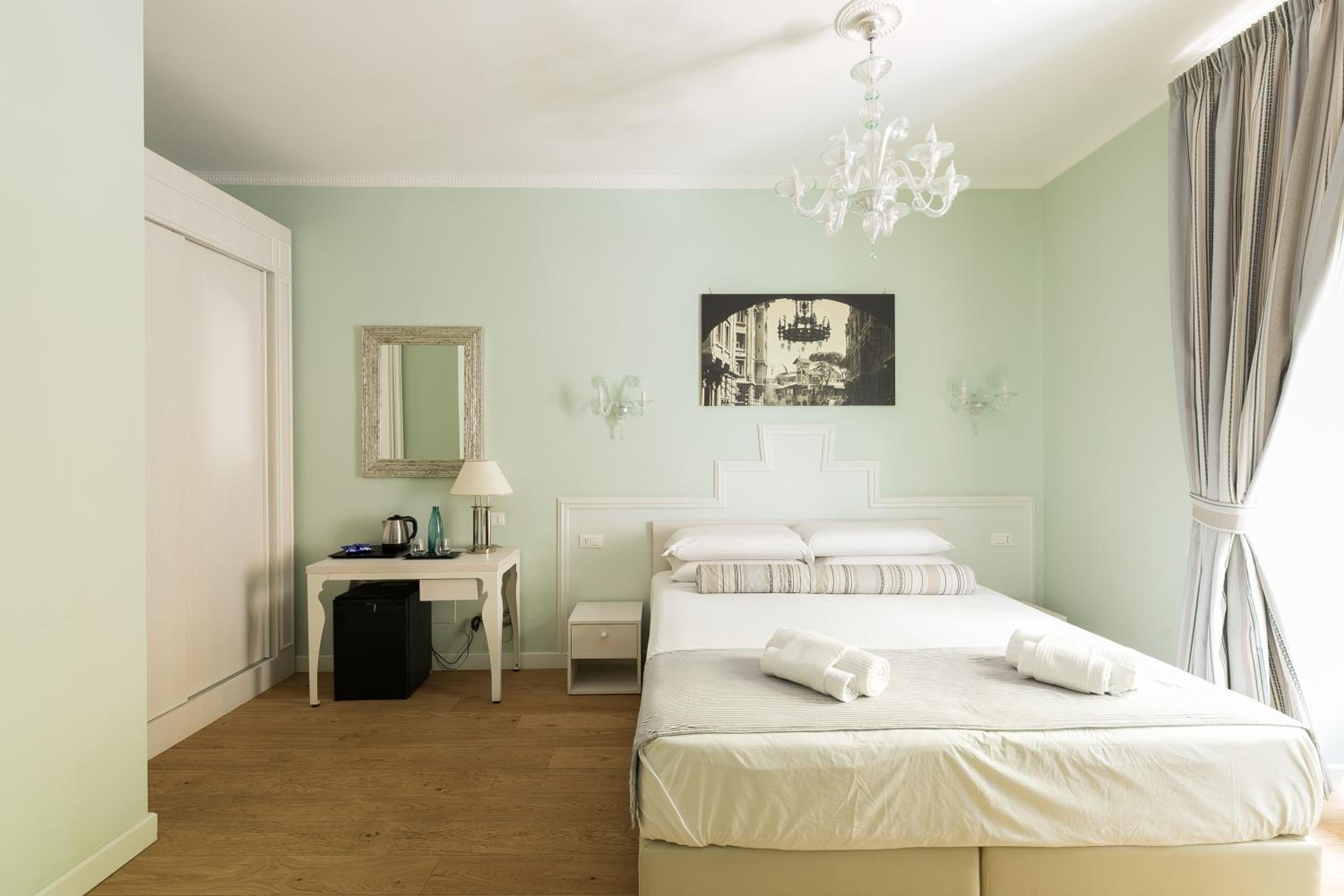 Deluxe King Room photo 3