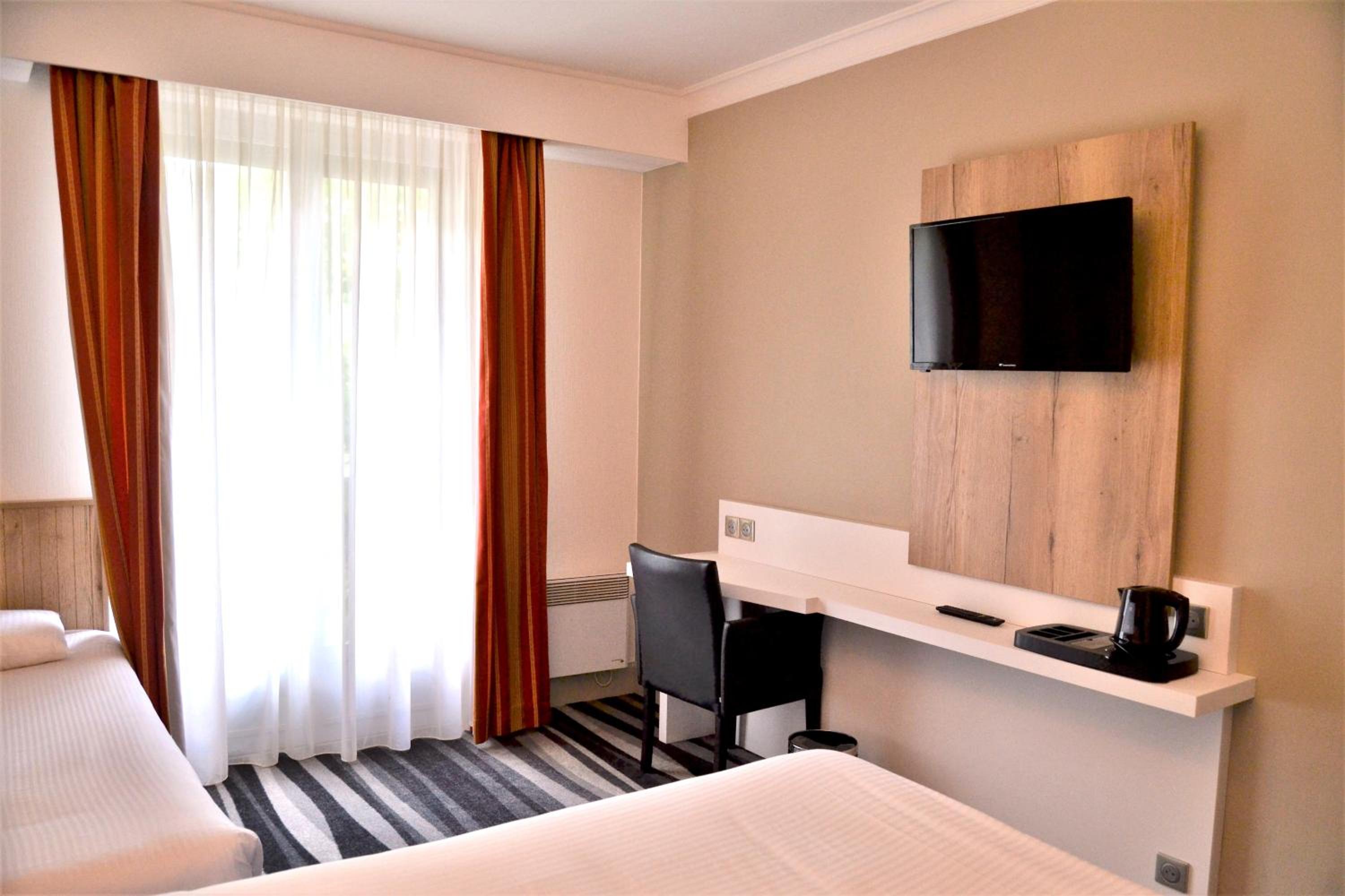 1 Double Bed 1 Single Bed photo 3