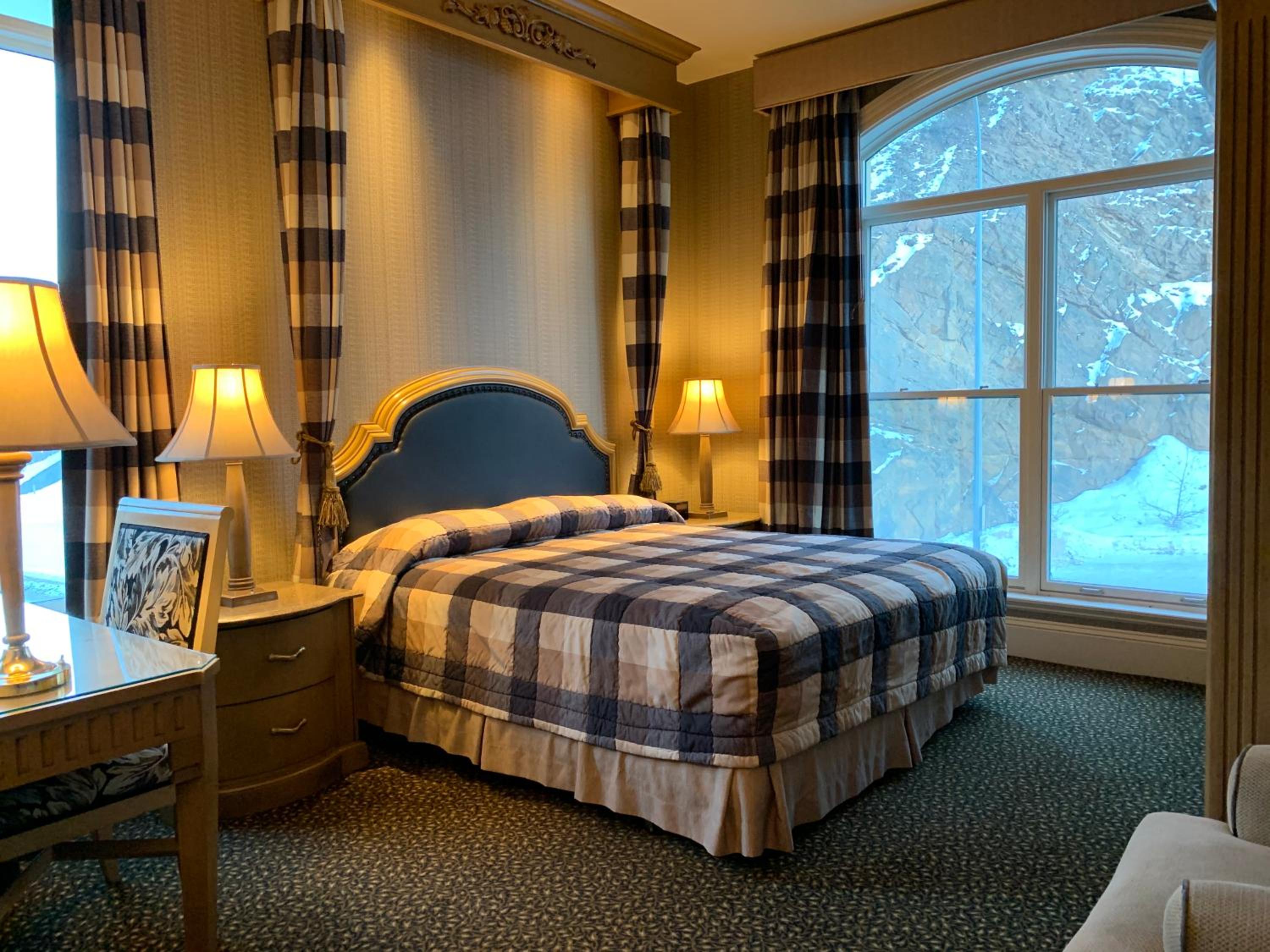 King Suite with Spa Bath