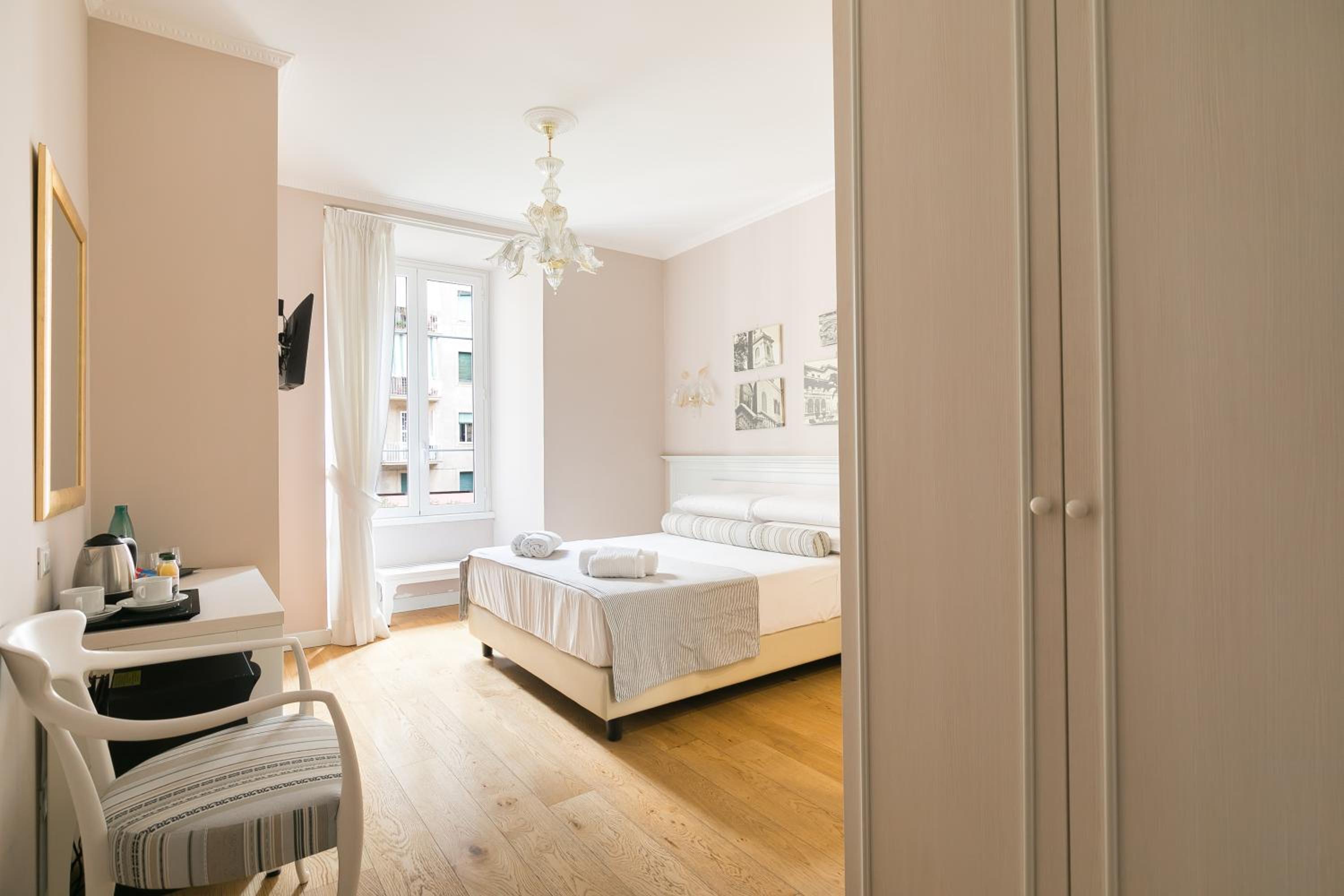 Deluxe Double Room photo 2