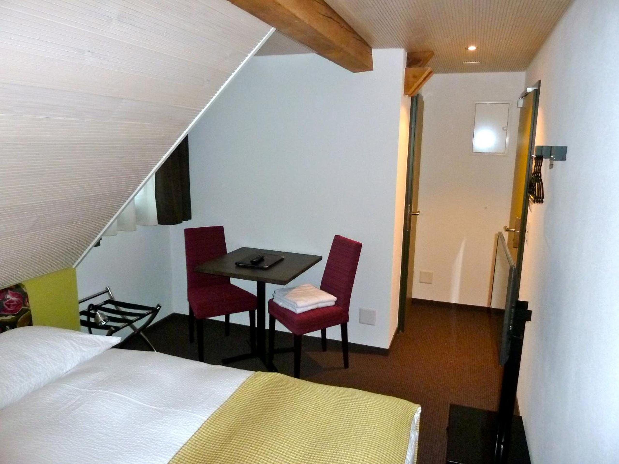 Economy Double Room photo 2