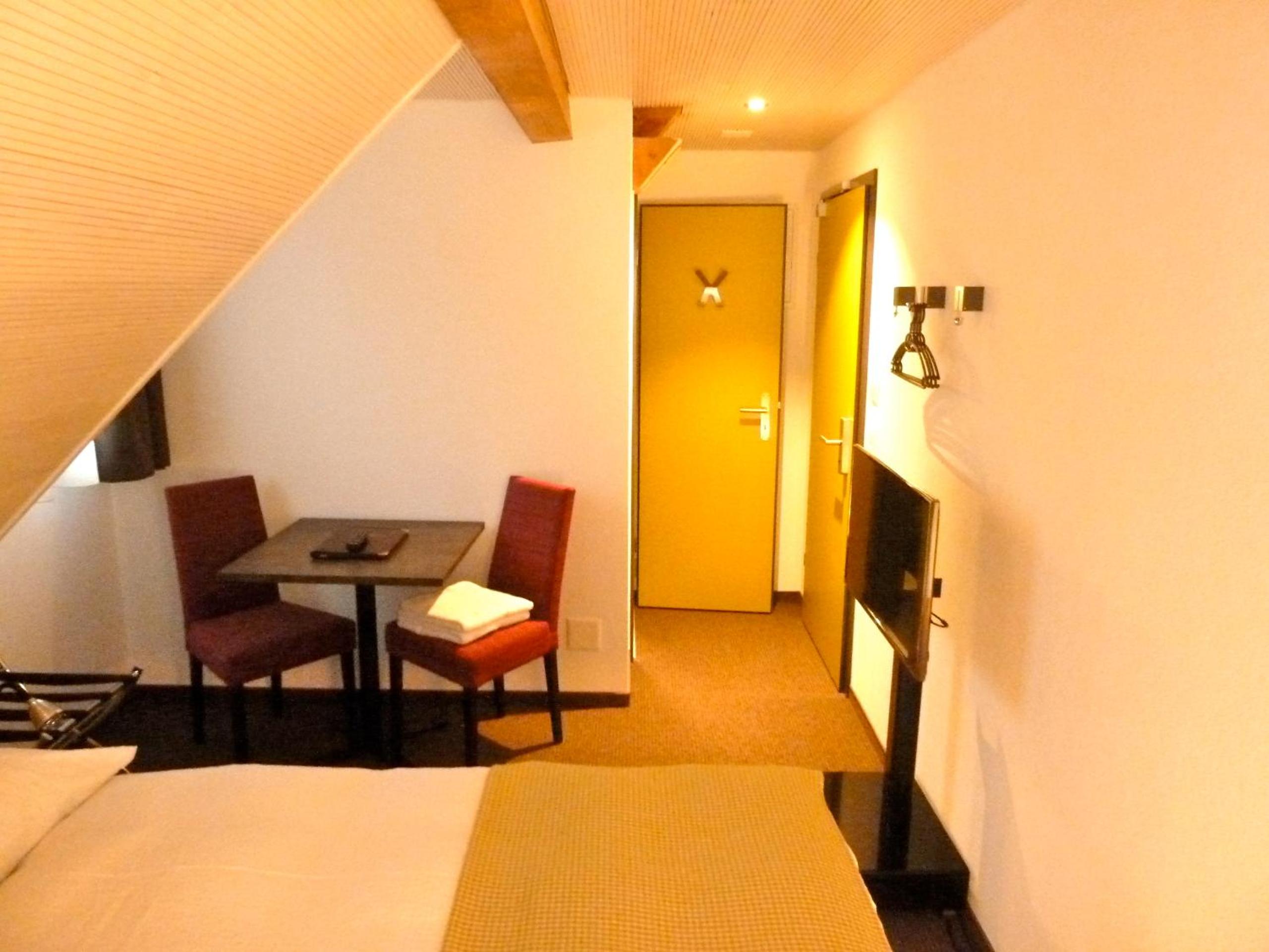 Economy Double Room photo 3