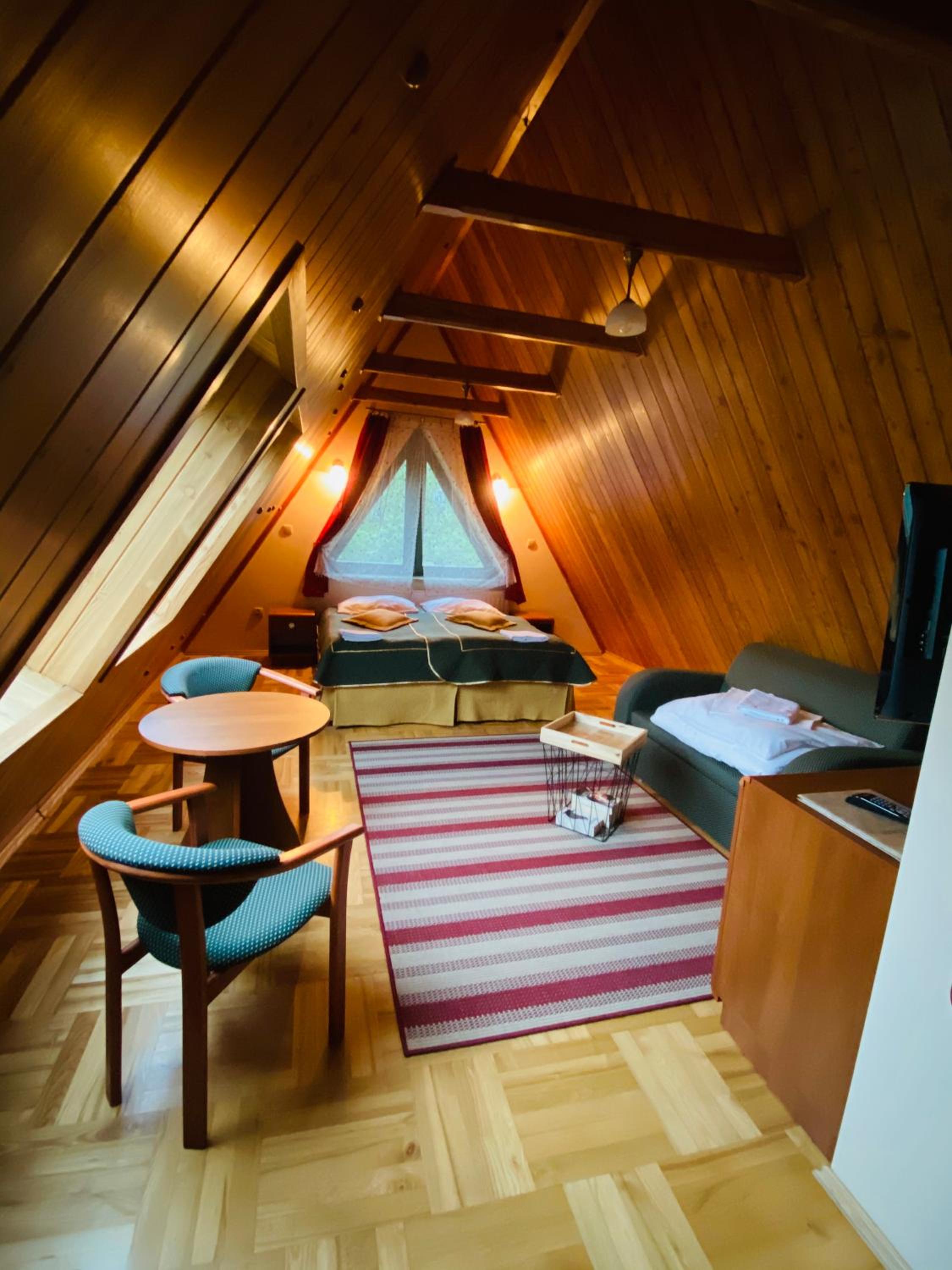Comfort Triple Room