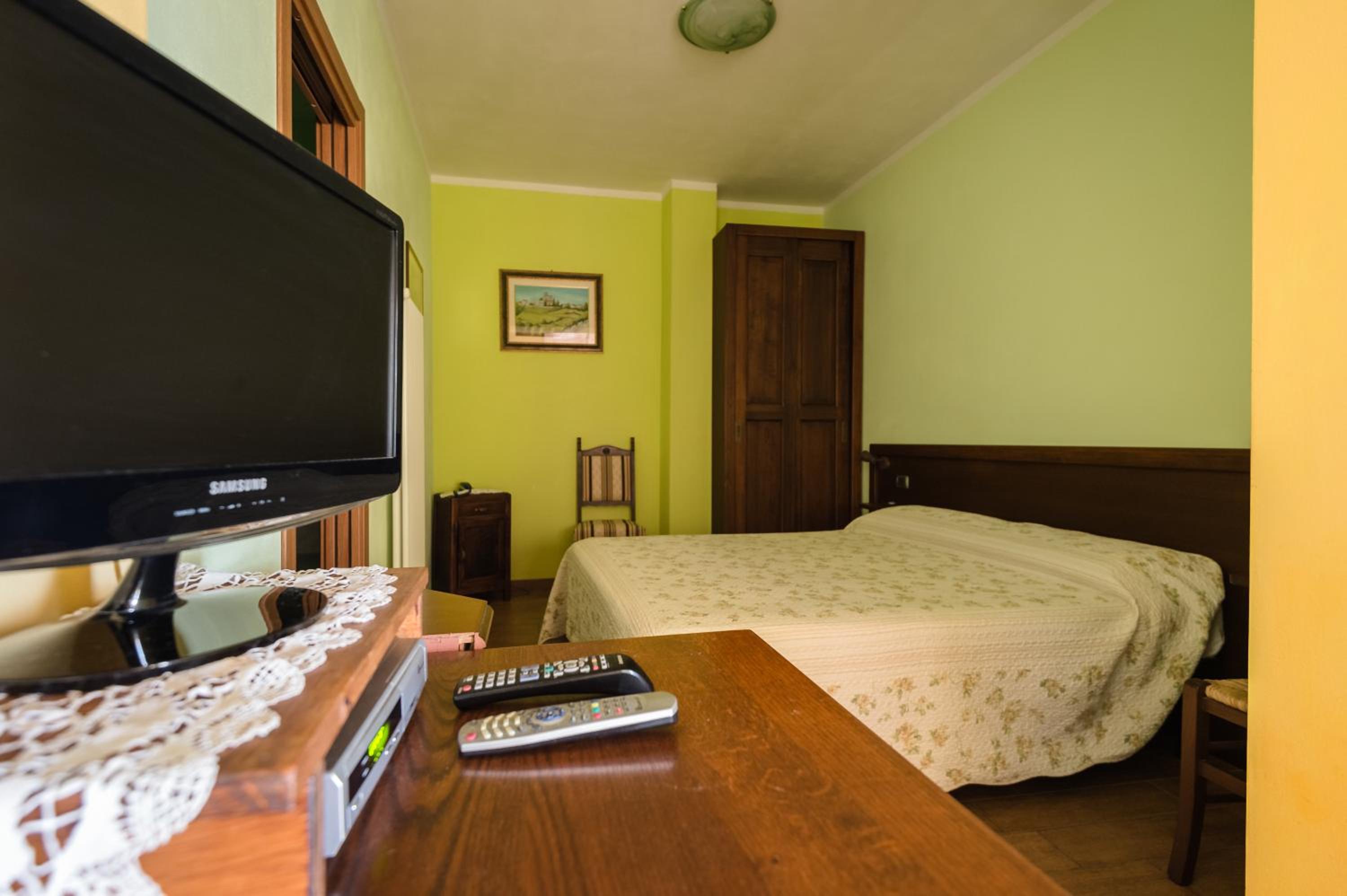 One-Bedroom Apartment (2 Adults + 1 Child) photo 1