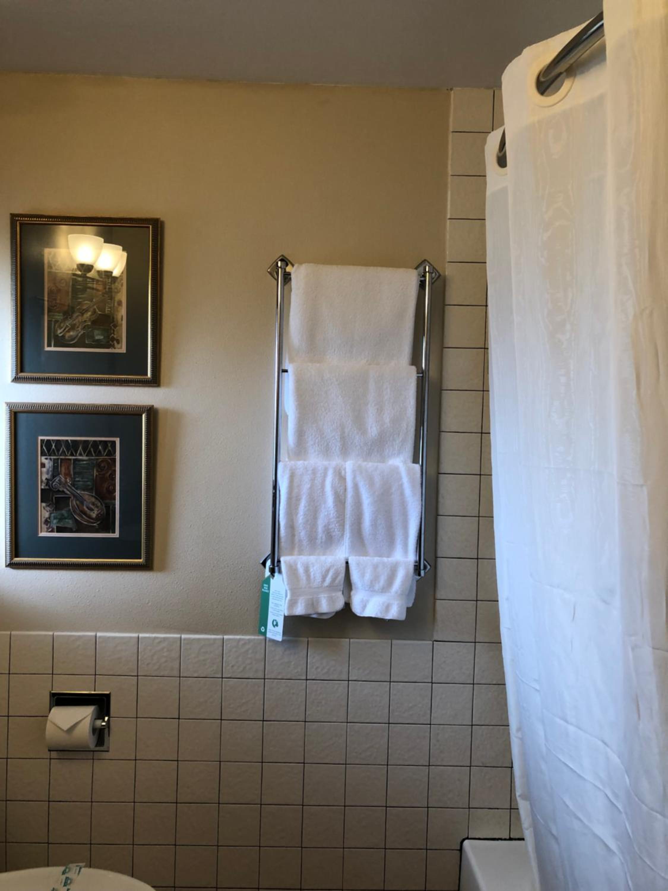 Standard Queen Room photo 3