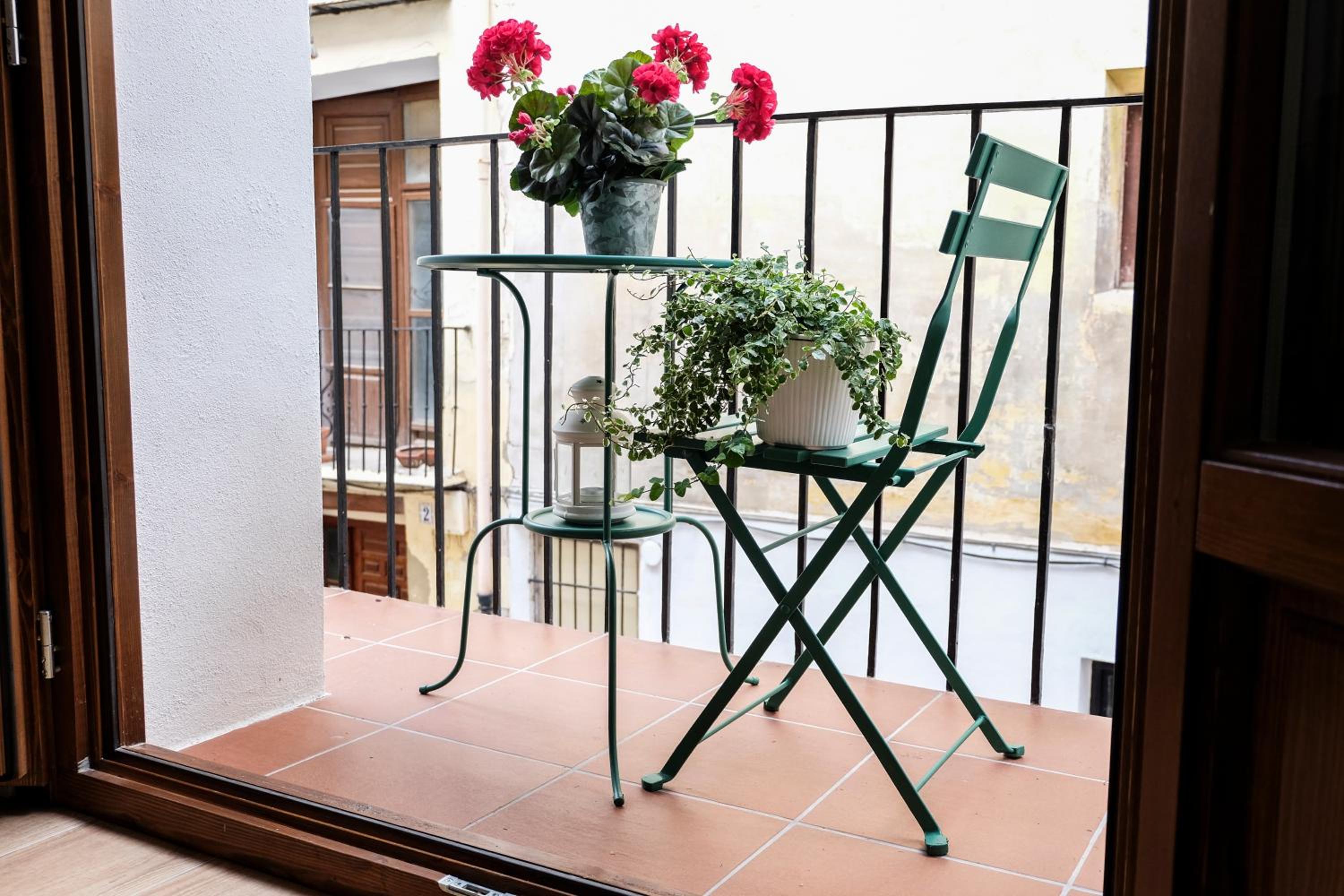 One-Bedroom Apartment with Balcony - Photo 18