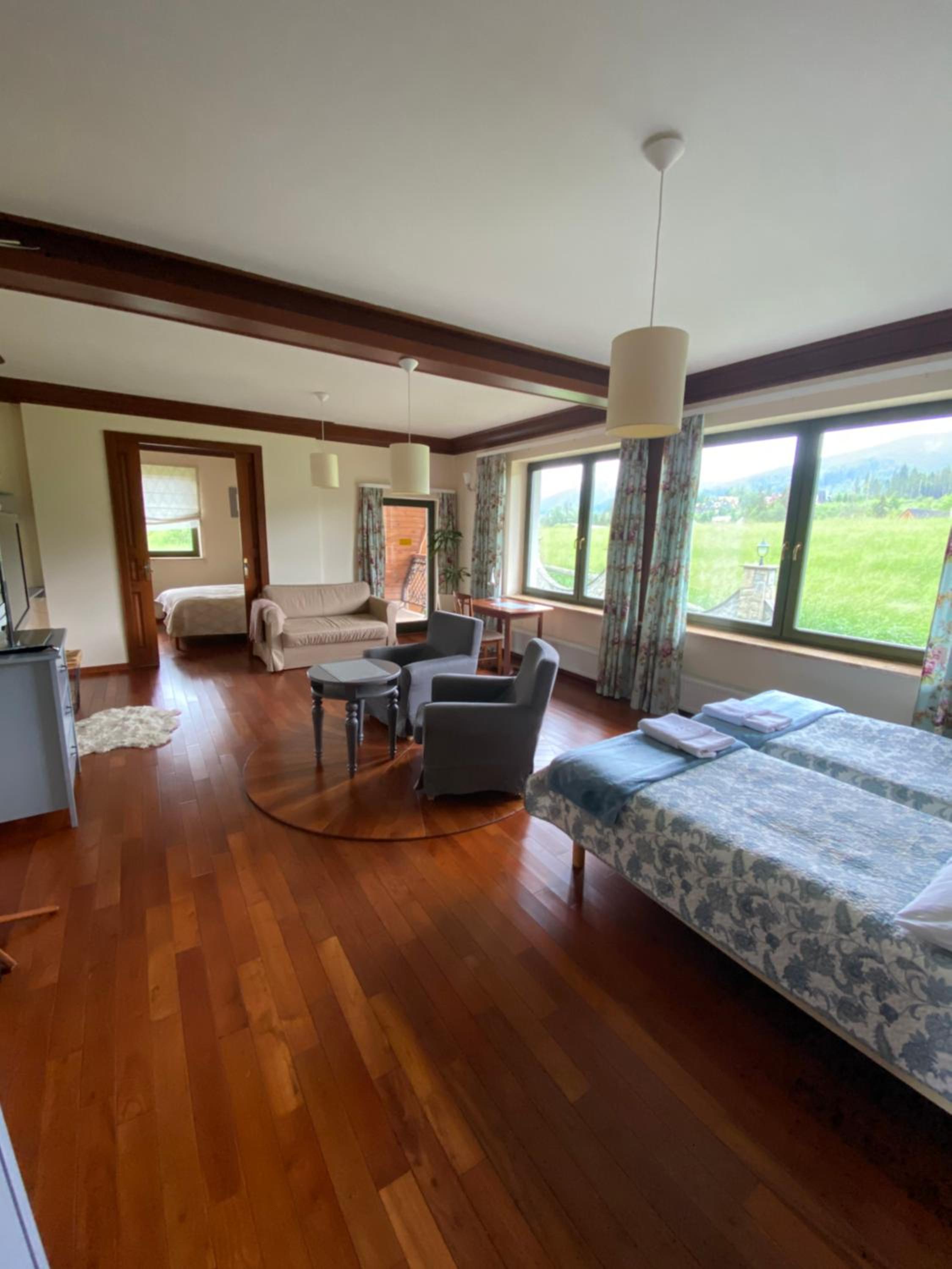 Deluxe Apartment