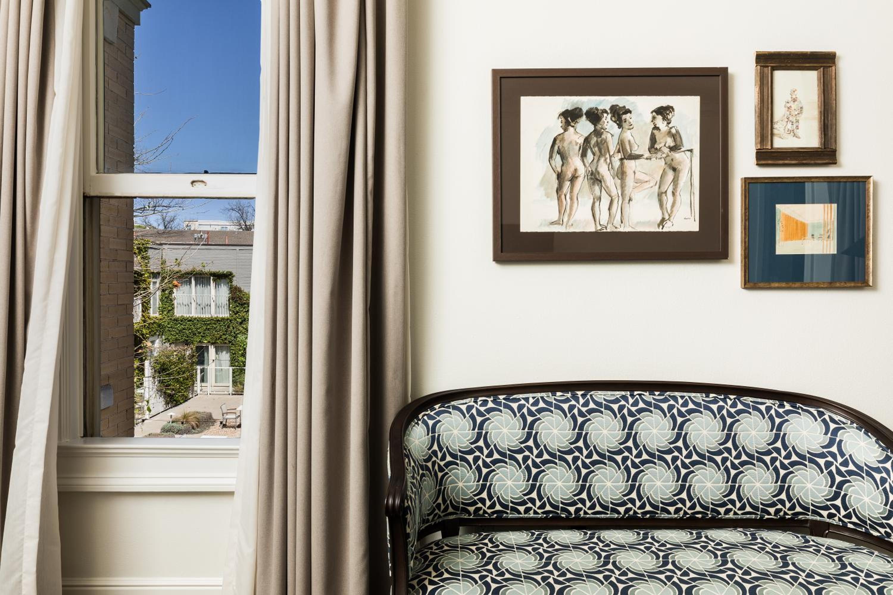 Ella's Parlor Suite - Photo 5