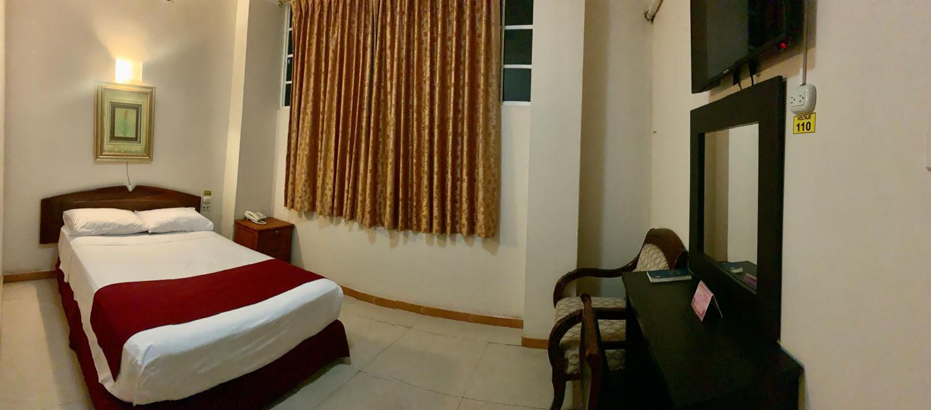 Standard Queen Room photo 1