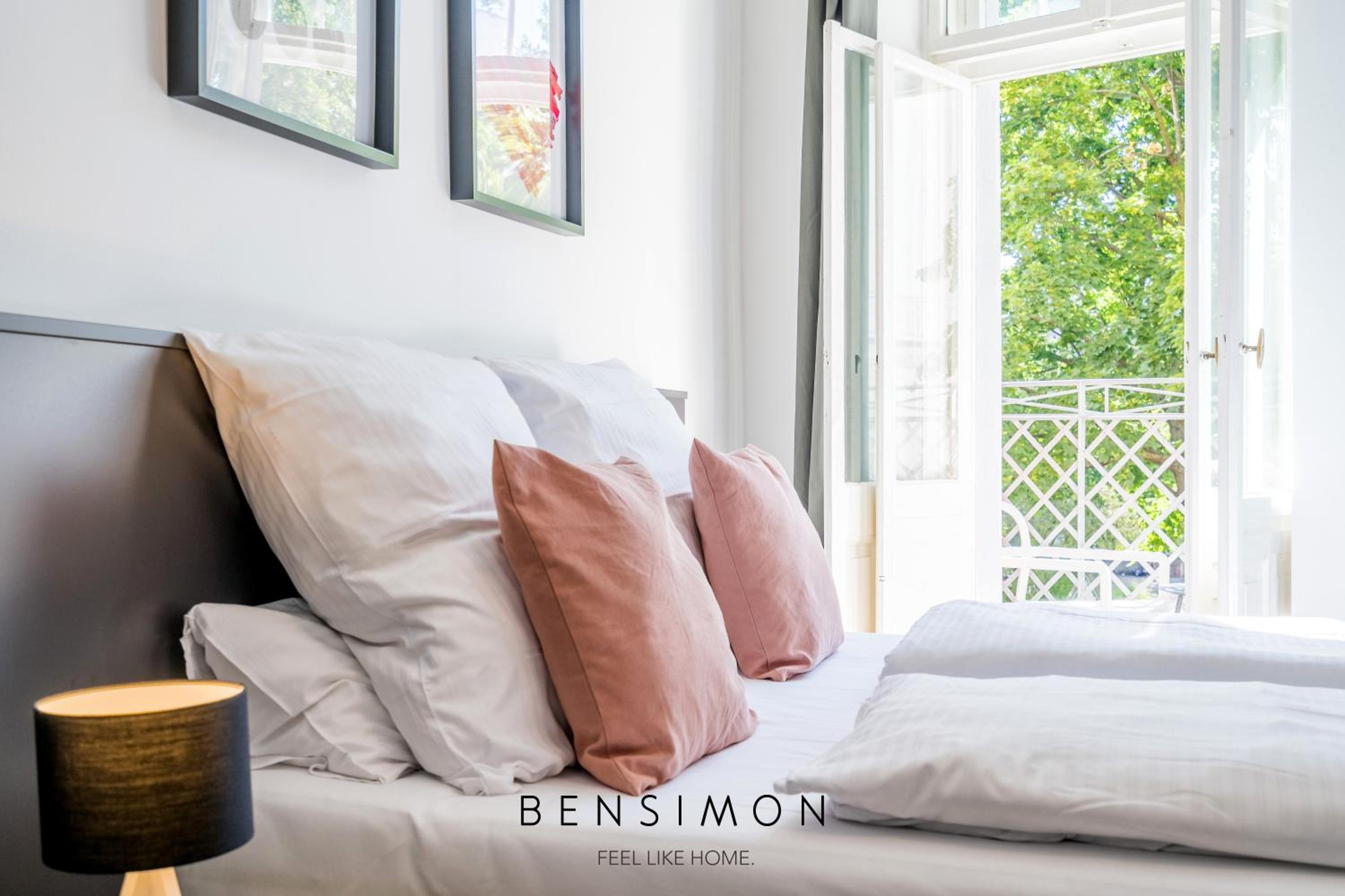 One-Bedroom Apartment with Balcony photo 2