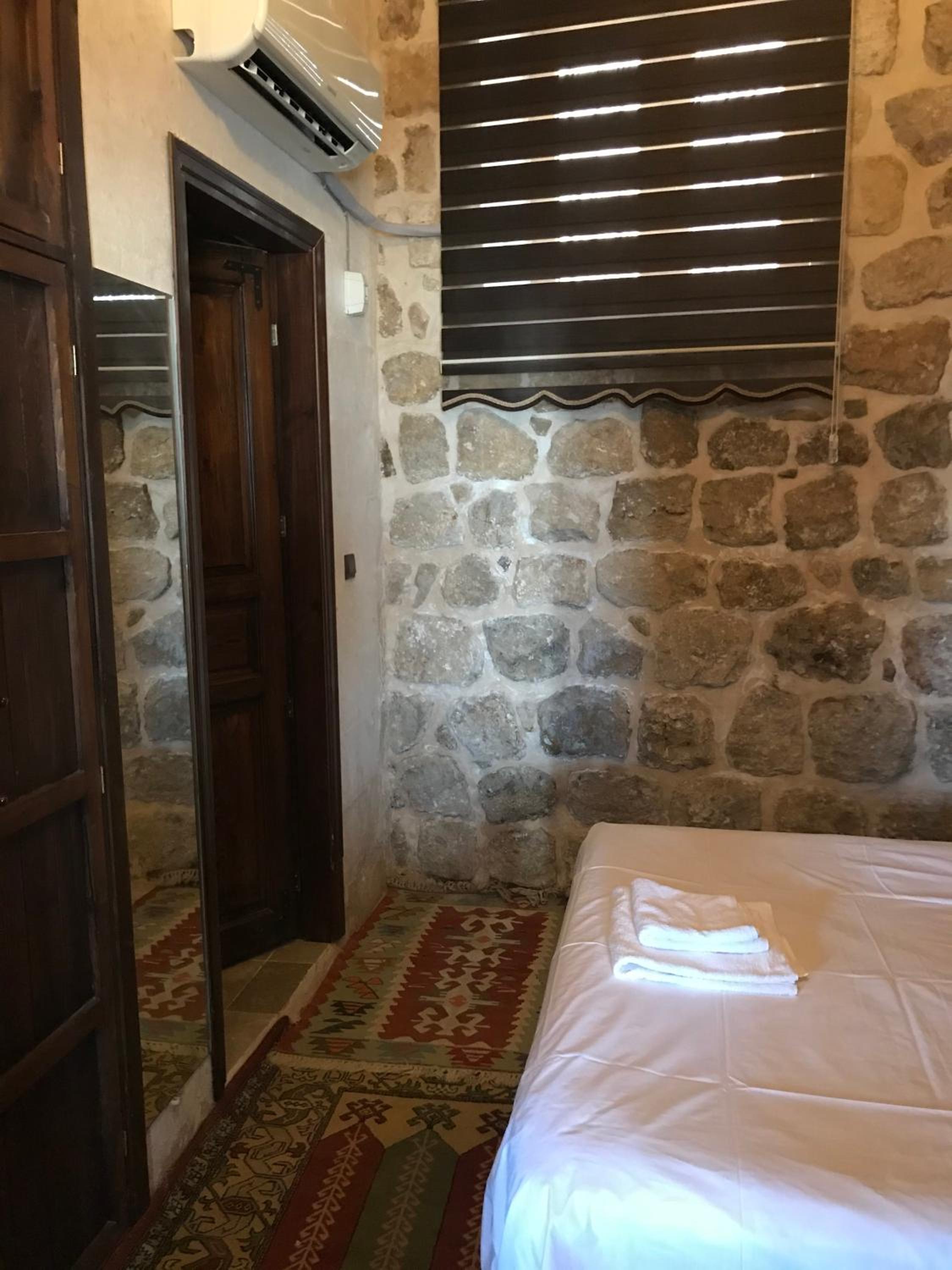 Deluxe Room (2 Adults + 1 Child) photo 2