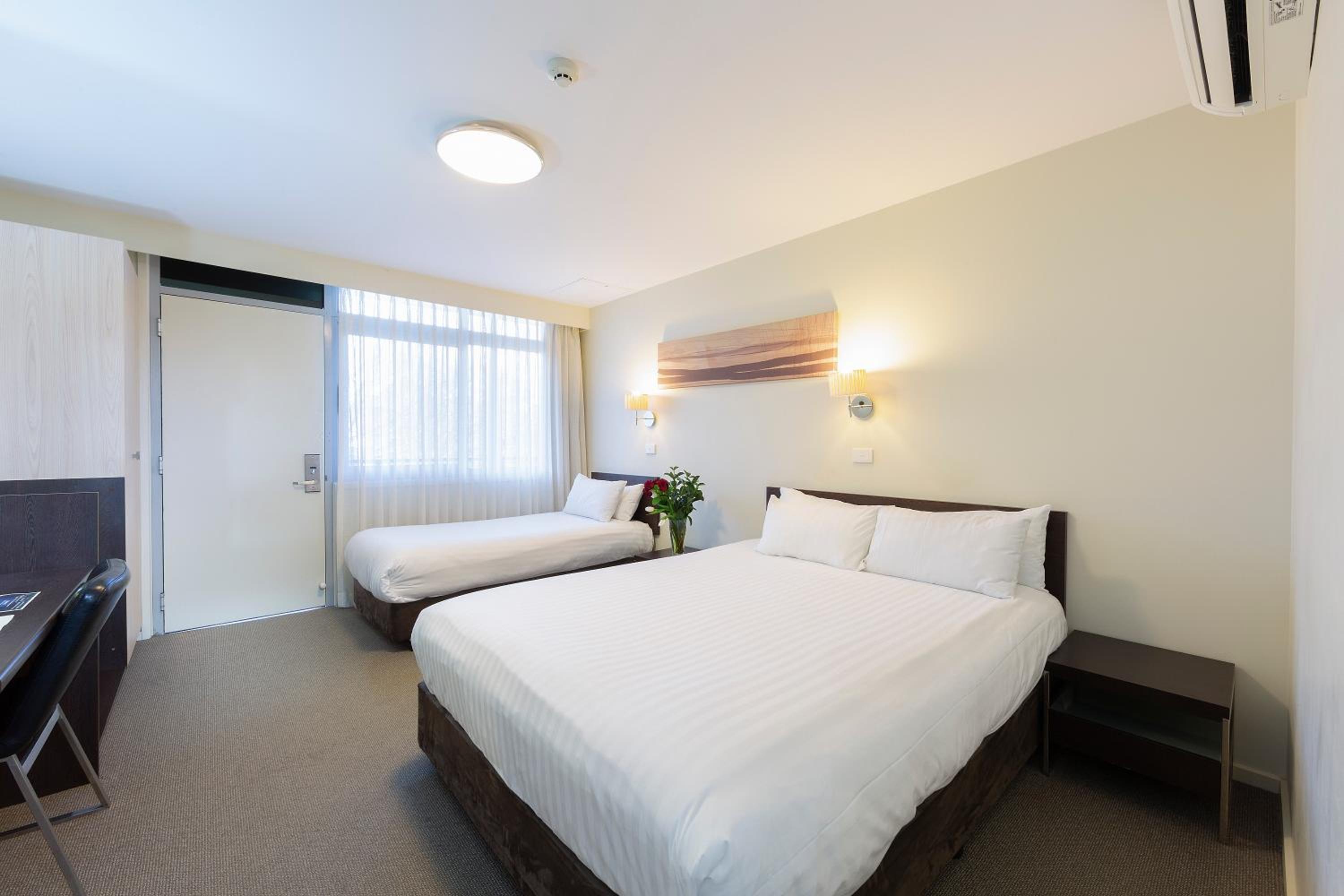 Superior Queen Room with Single Bed - Photo 4