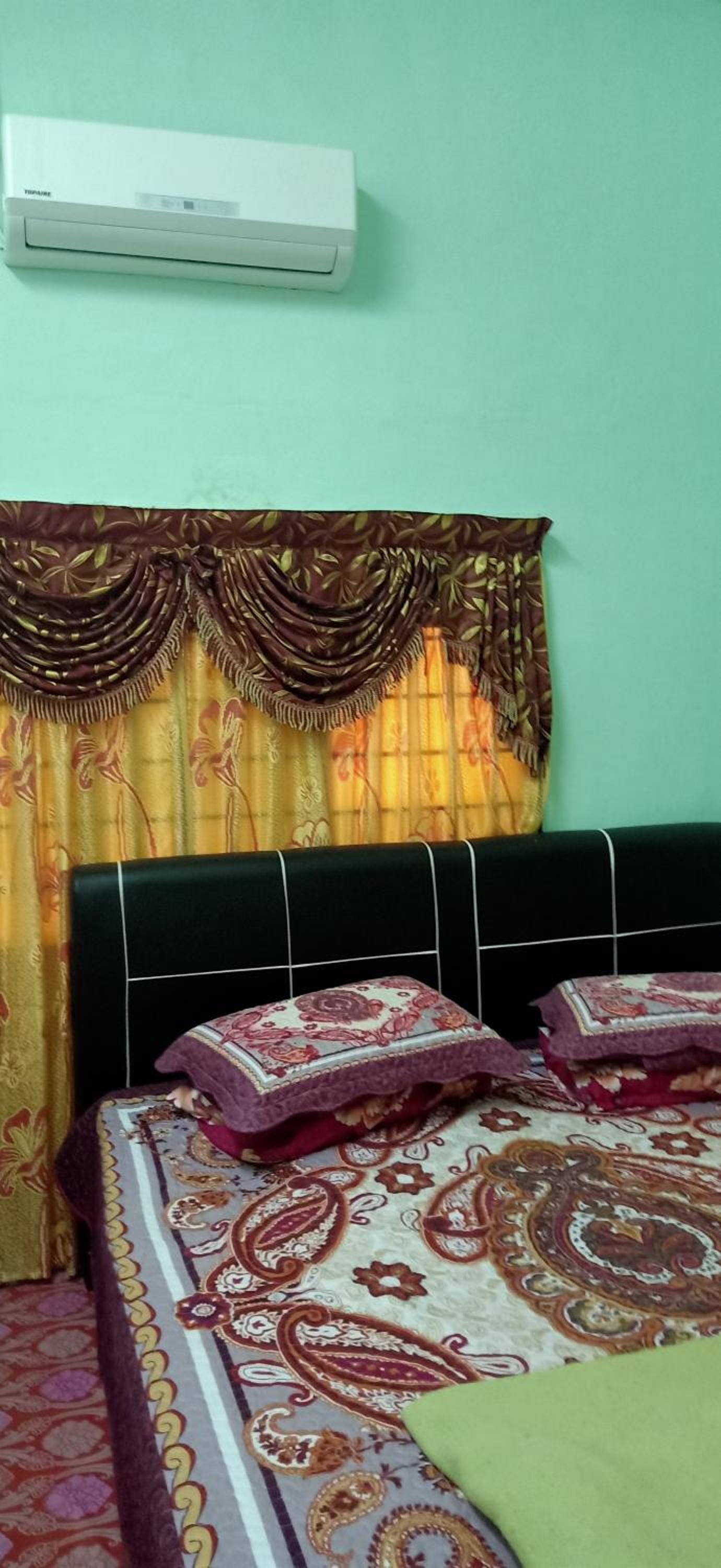 Basic Triple Room with Shared Bathroom photo 3