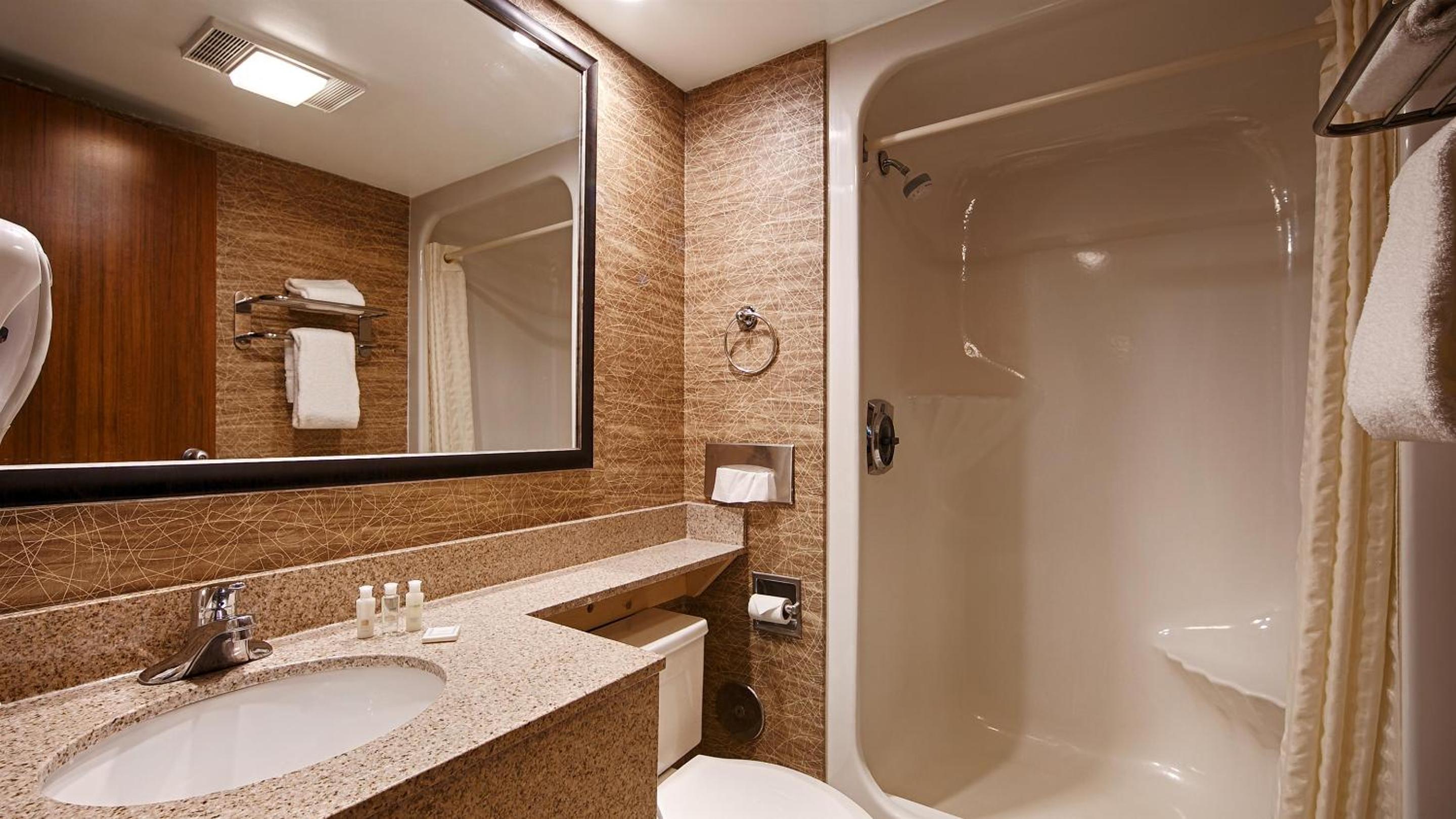 King Suite with Kitchenette - First Floor - Photo 2