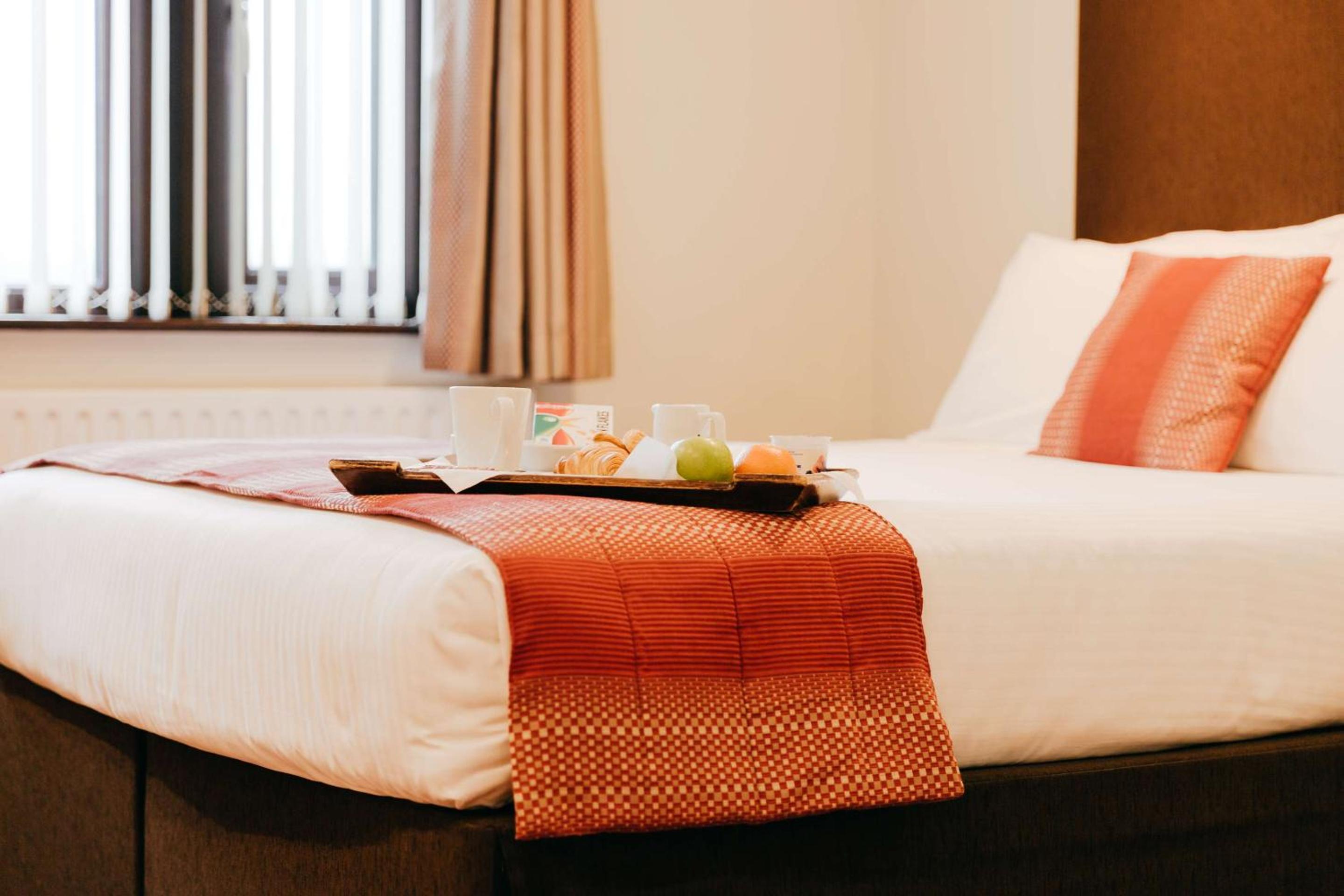 Small Double Room with Double Bed - Non-Smoking - Photo 5