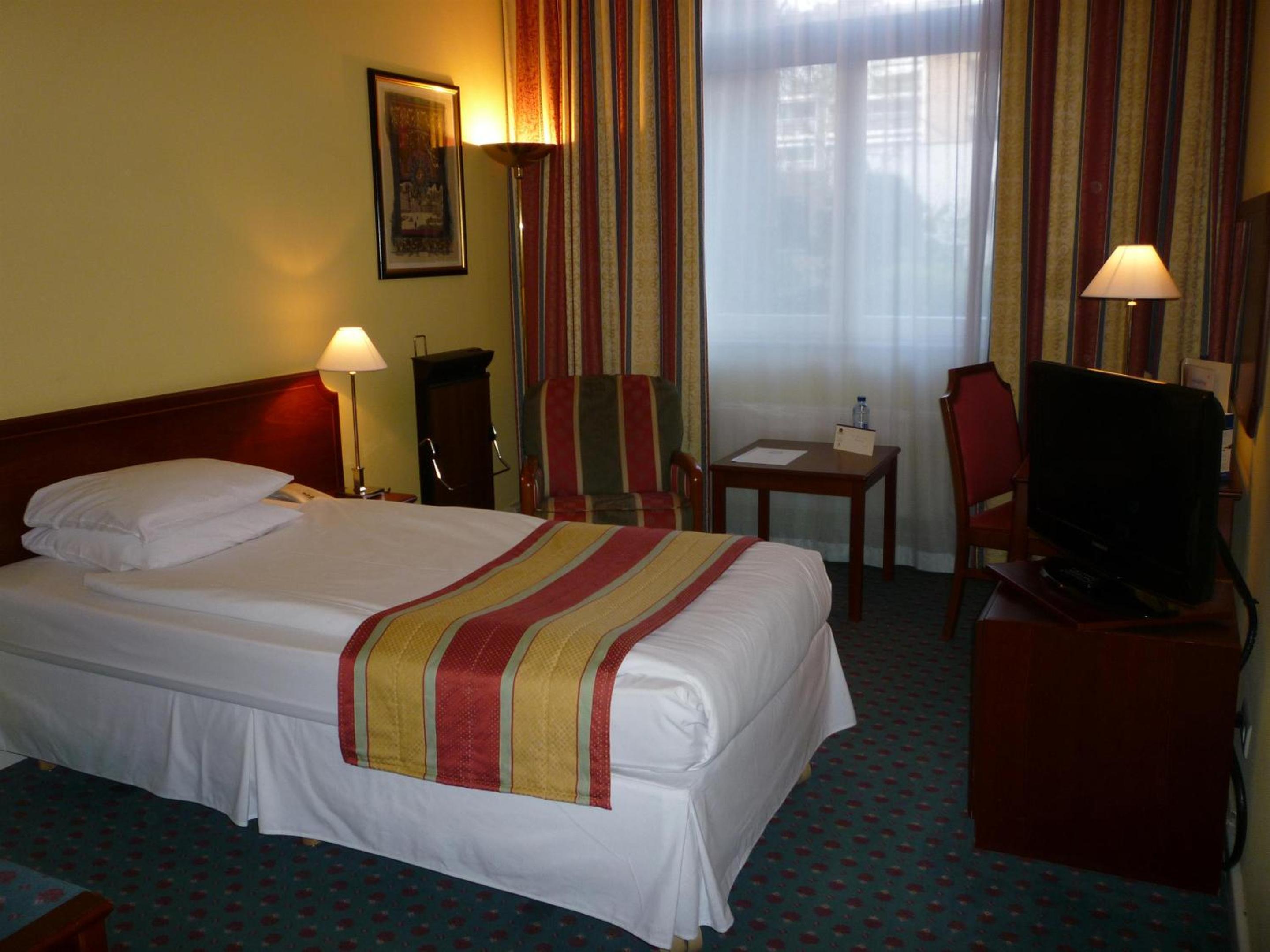 Single Room photo 2
