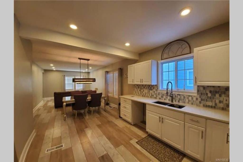 Two-Bedroom House - Photo 9