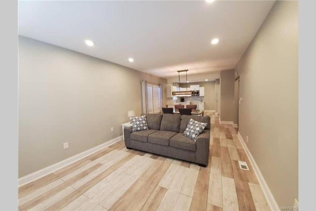 Two-Bedroom House - Photo 25