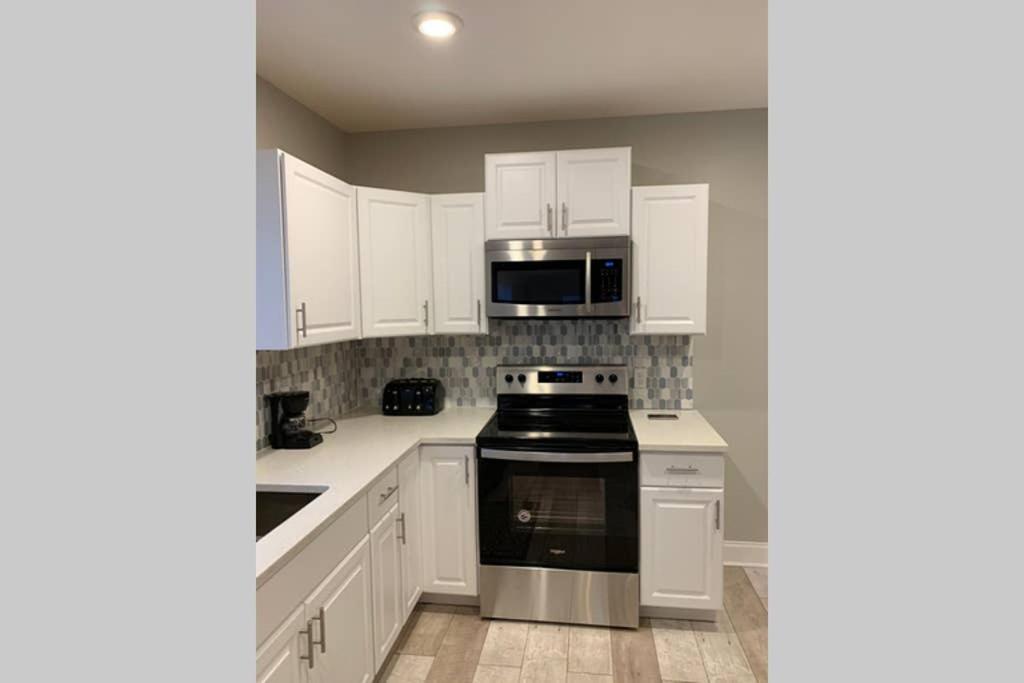 Two-Bedroom House - Photo 29