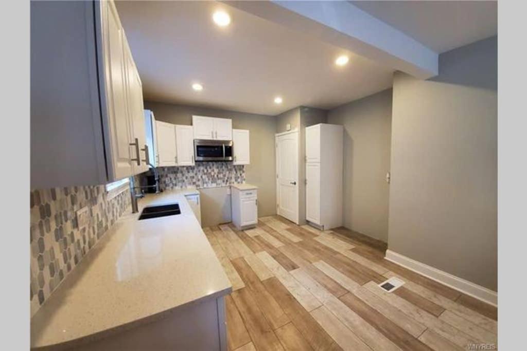 Two-Bedroom House - Photo 12