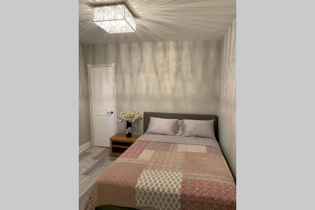 Two-Bedroom House - Photo 1