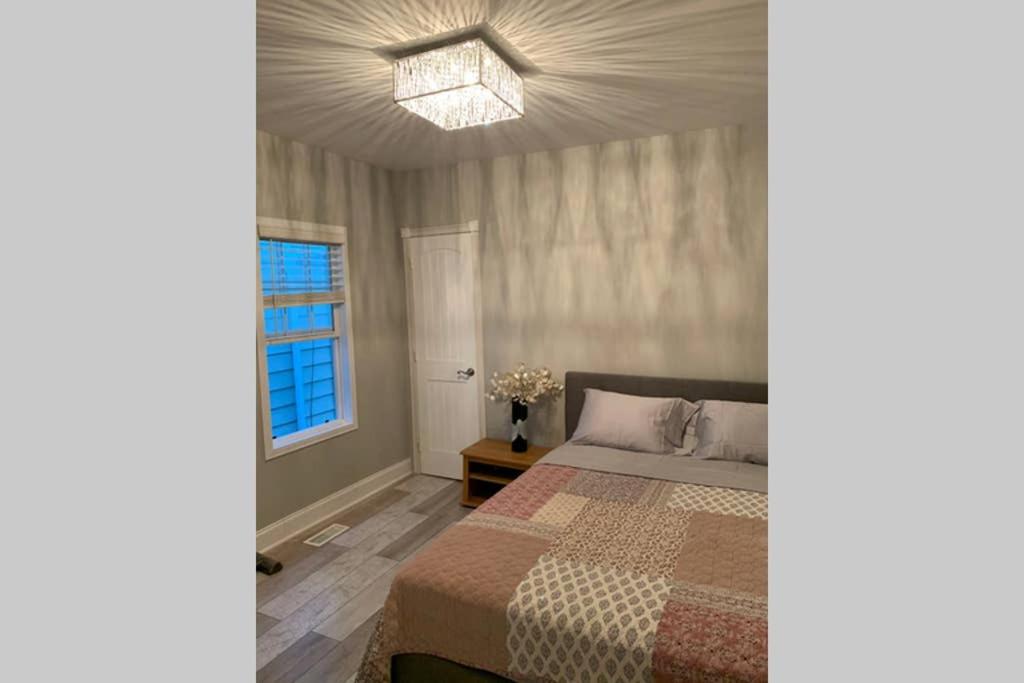 Two-Bedroom House - Photo 8