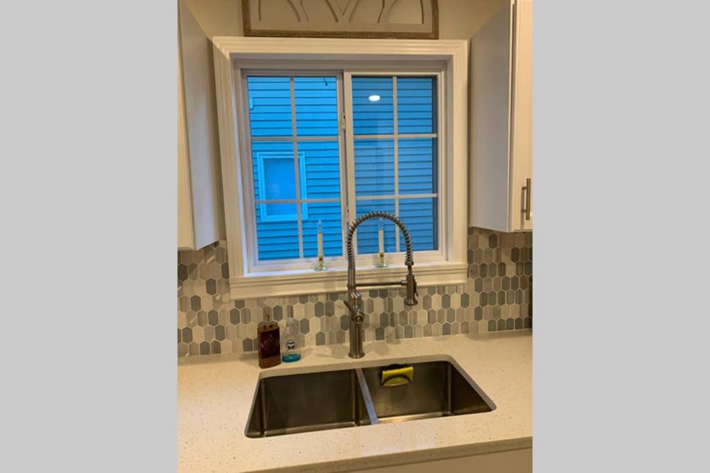 Two-Bedroom House - Photo 18
