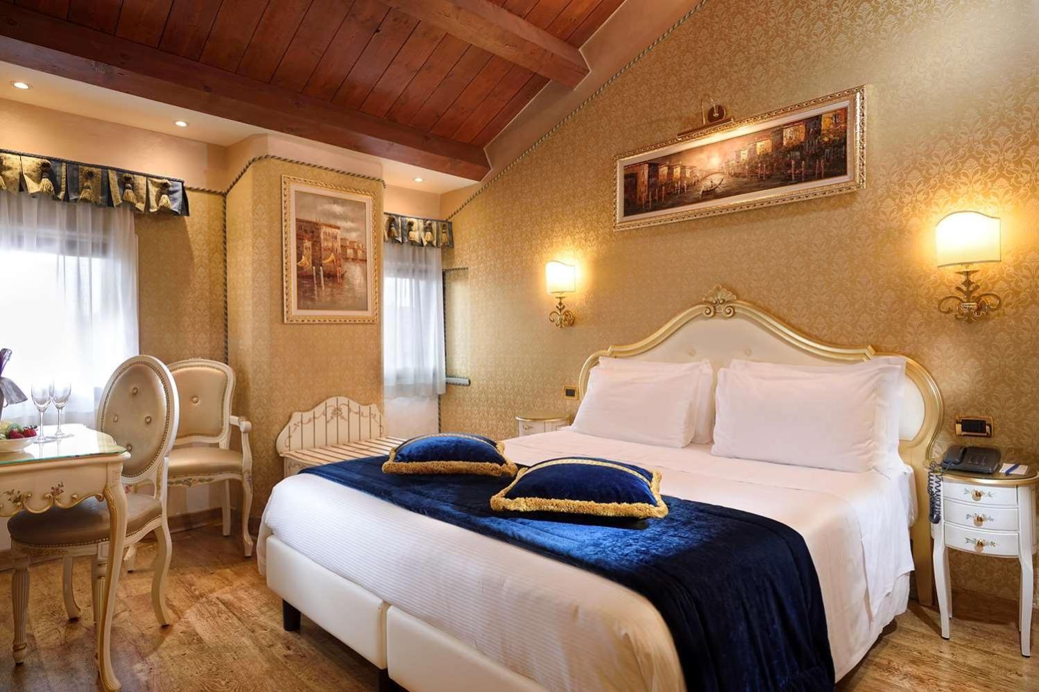 Classic Quadruple Room with Queen Bed and Sofa Bed - Non-Smoking